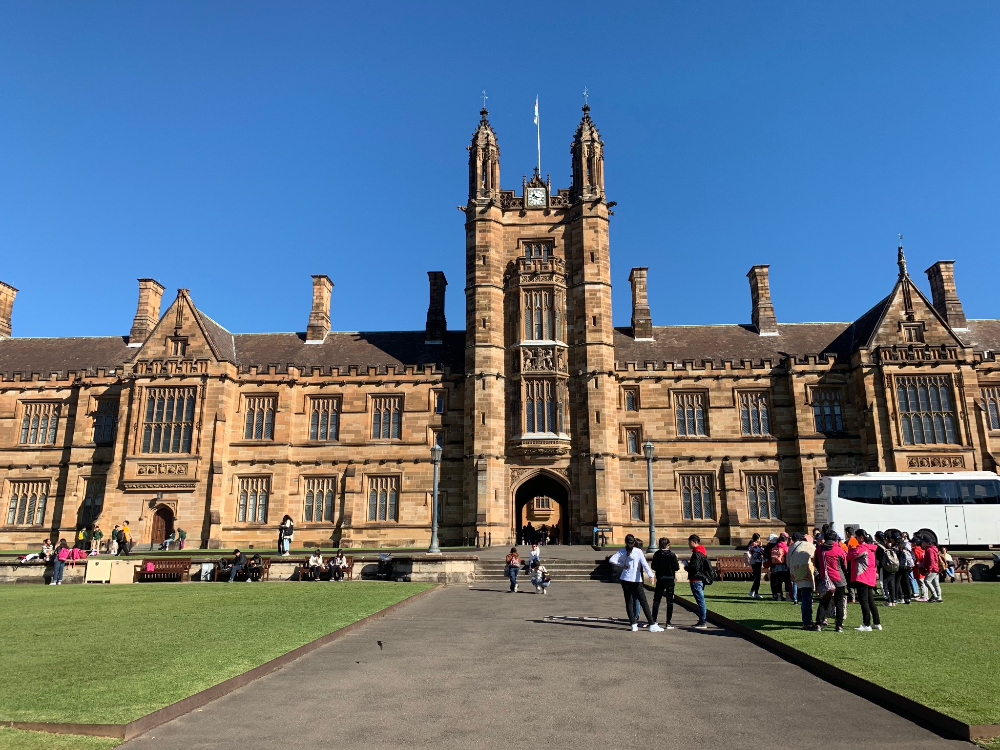 Sydney Uni-Ivy Dawnhollow