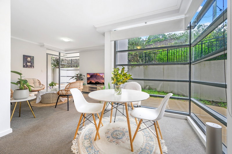Neutral Bay 2 Bedroom Wycombe Road NB225 -Sydney short term rentals