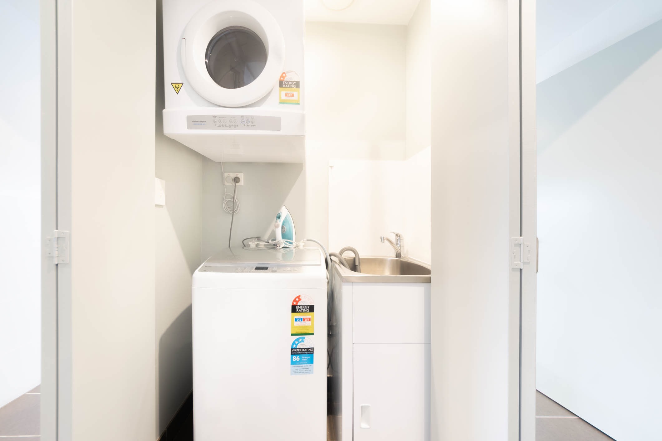 West Ryde 2 Bedroom Marsden Road WR307-Sydney short term rentals