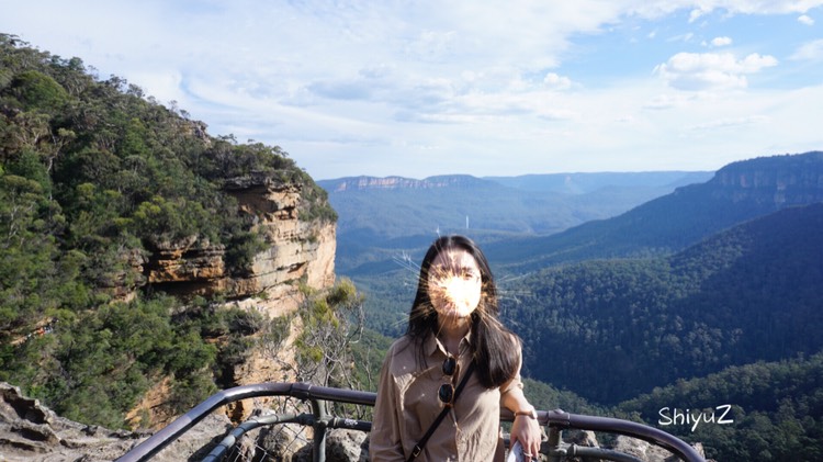 Blue Mountains-Willow Rothschild