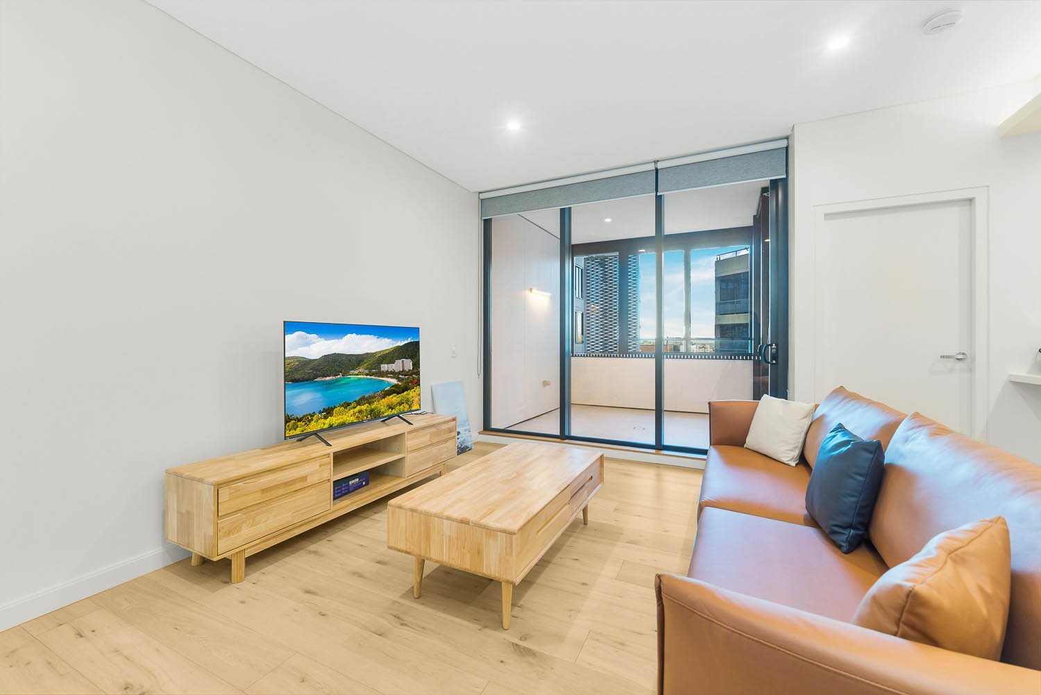McMahons Point 1 Bedroom Blues Point Road MP191-Sydney short term rentals