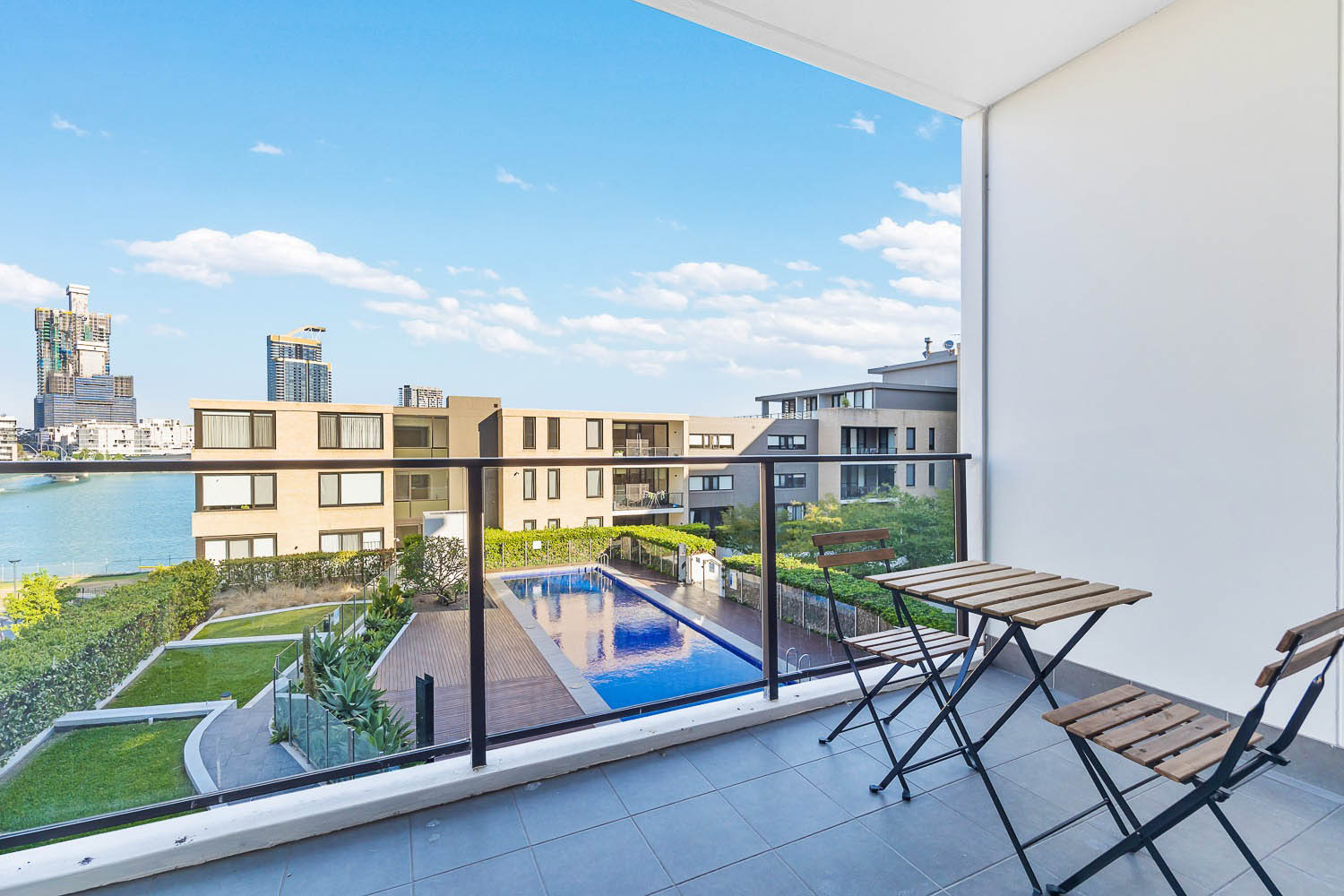 Meadowbank 1 Bedroom Bay Drive ME147-Sydney short term rentals
