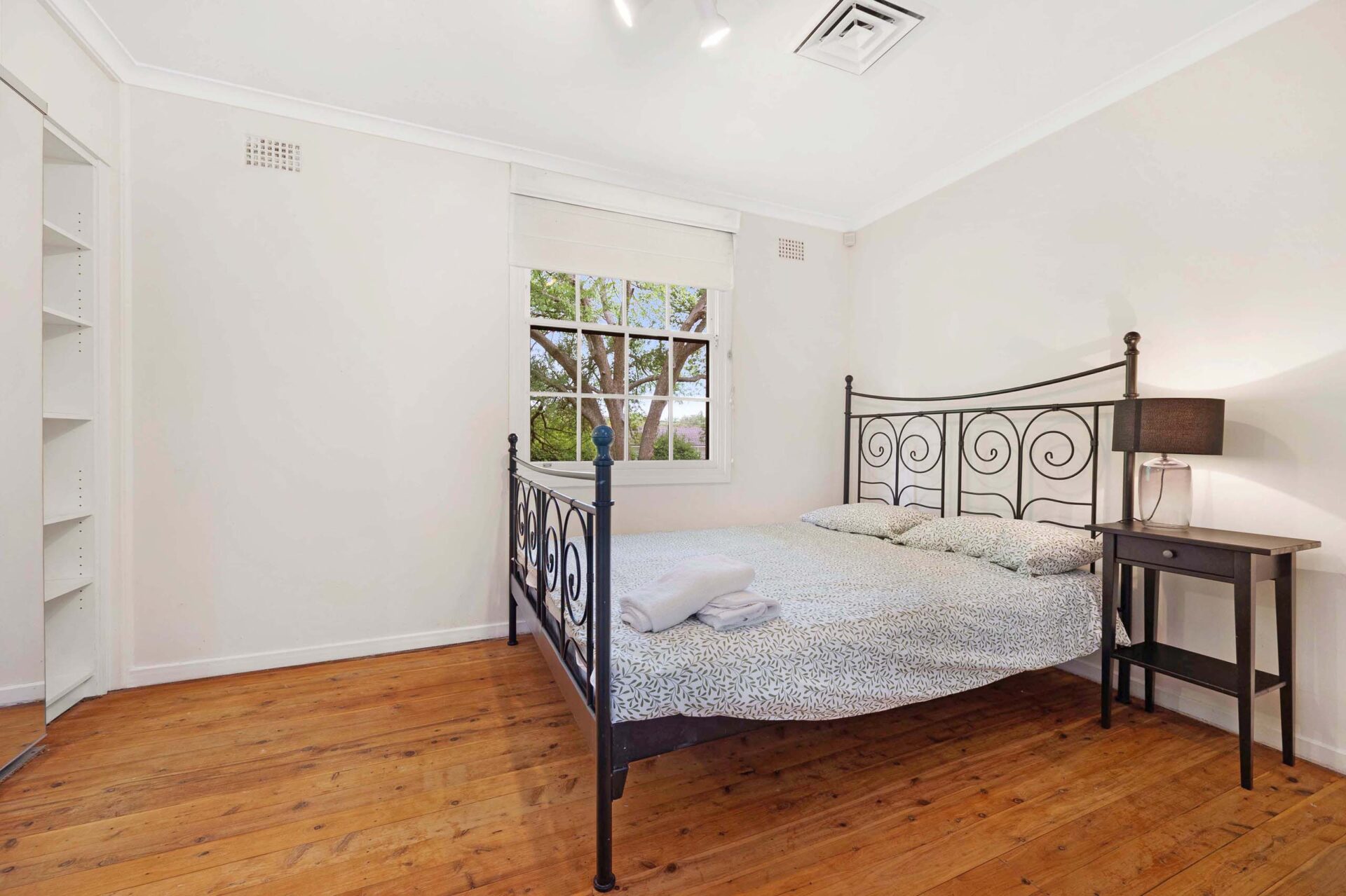 Turramurra 6 Bedroom House Eastern Road TUR22-Sydney short term rentals