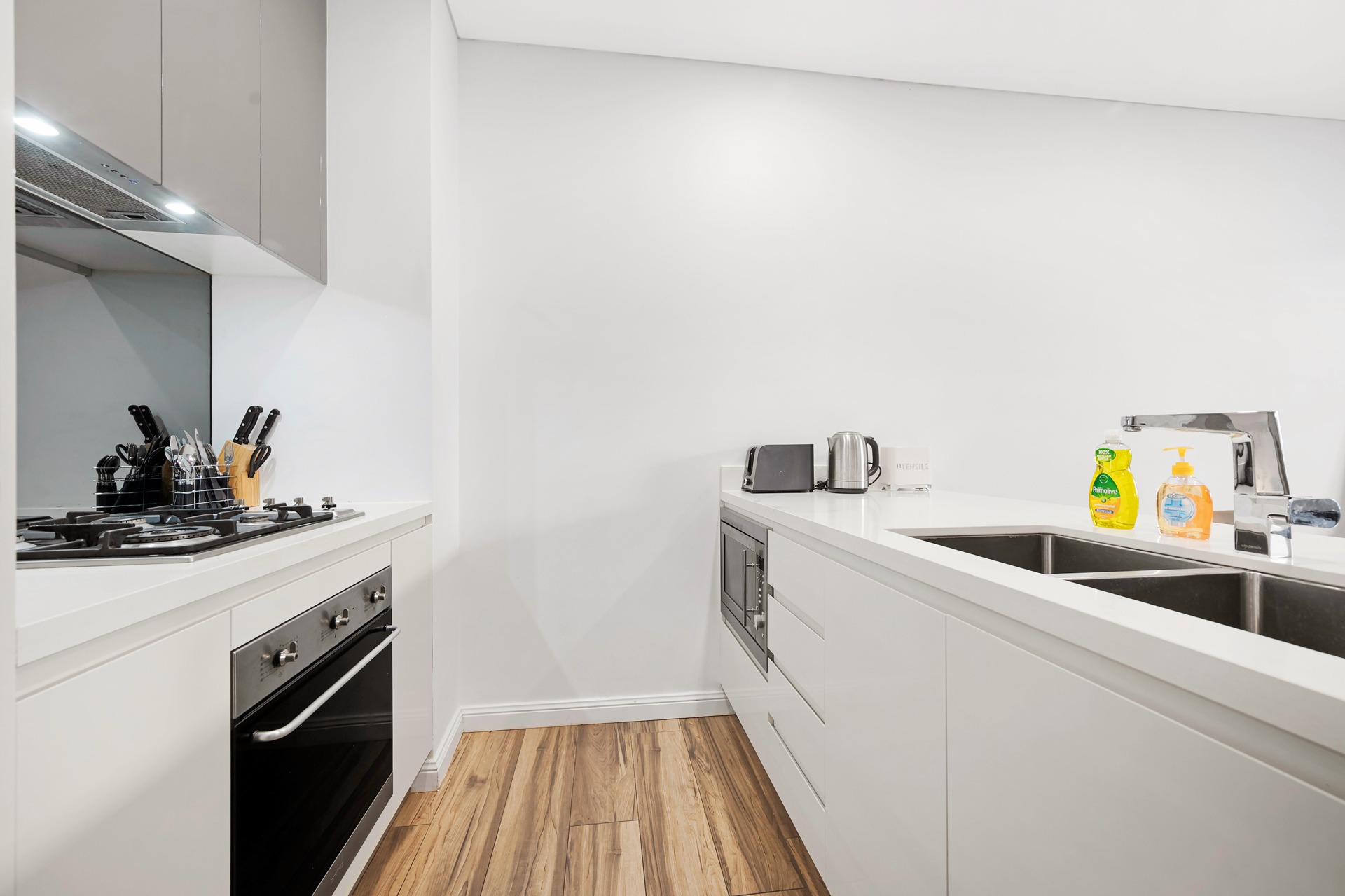 Botany 2 Bedroom Pemberton Street BOT2228-Sydney short term rentals