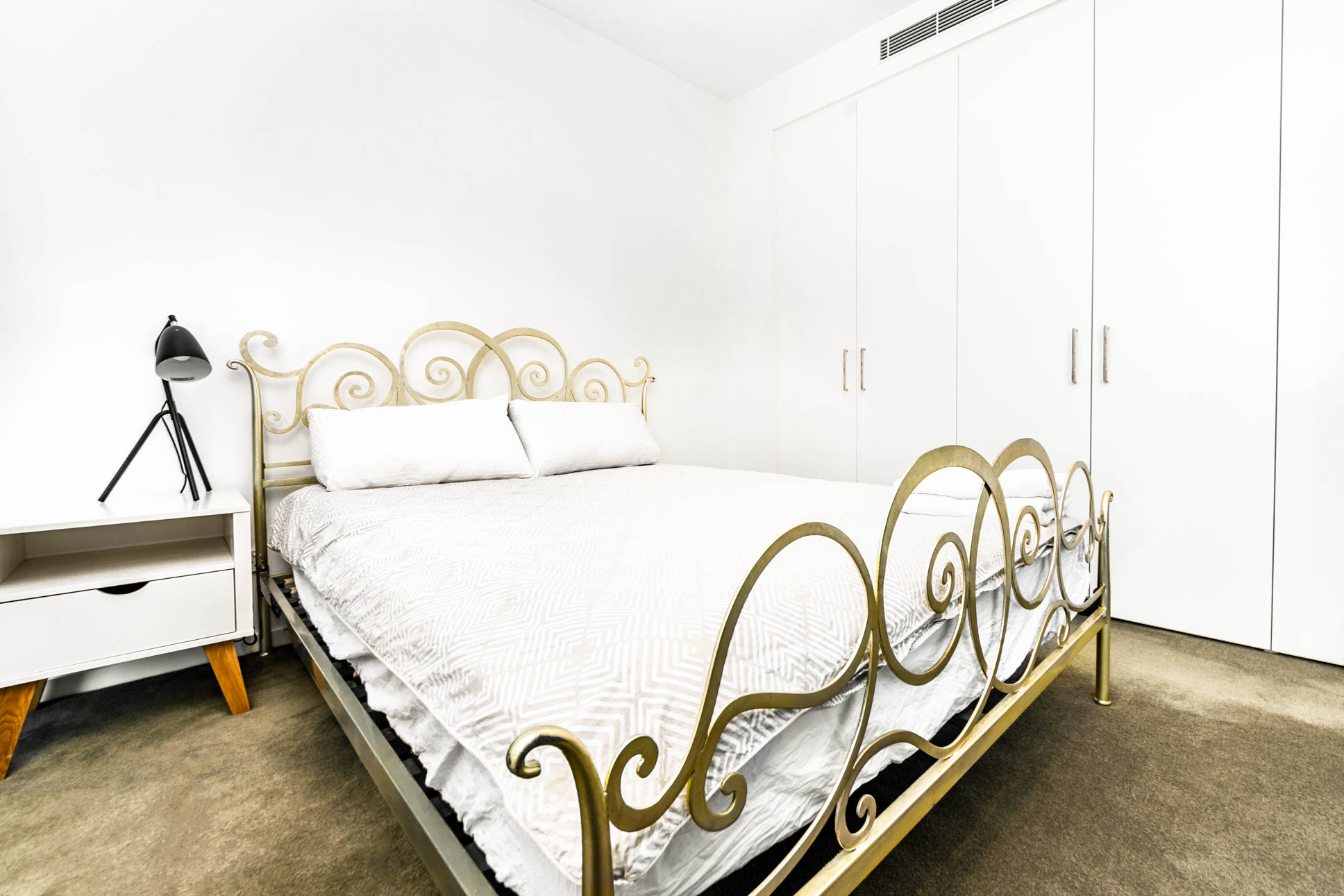 Willoughby 1 Bedroom + Study Penshurst Street WIL3-Sydney short term rentals
