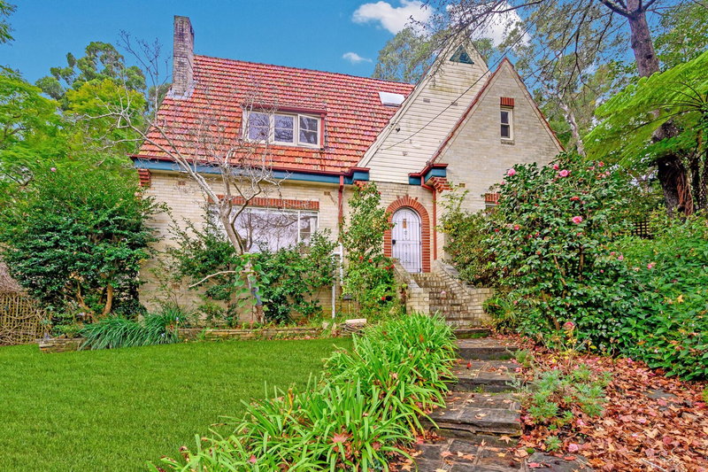 Chatswood 5 Bedroom House Centennial Avenue CW35-Sydney short term rentals