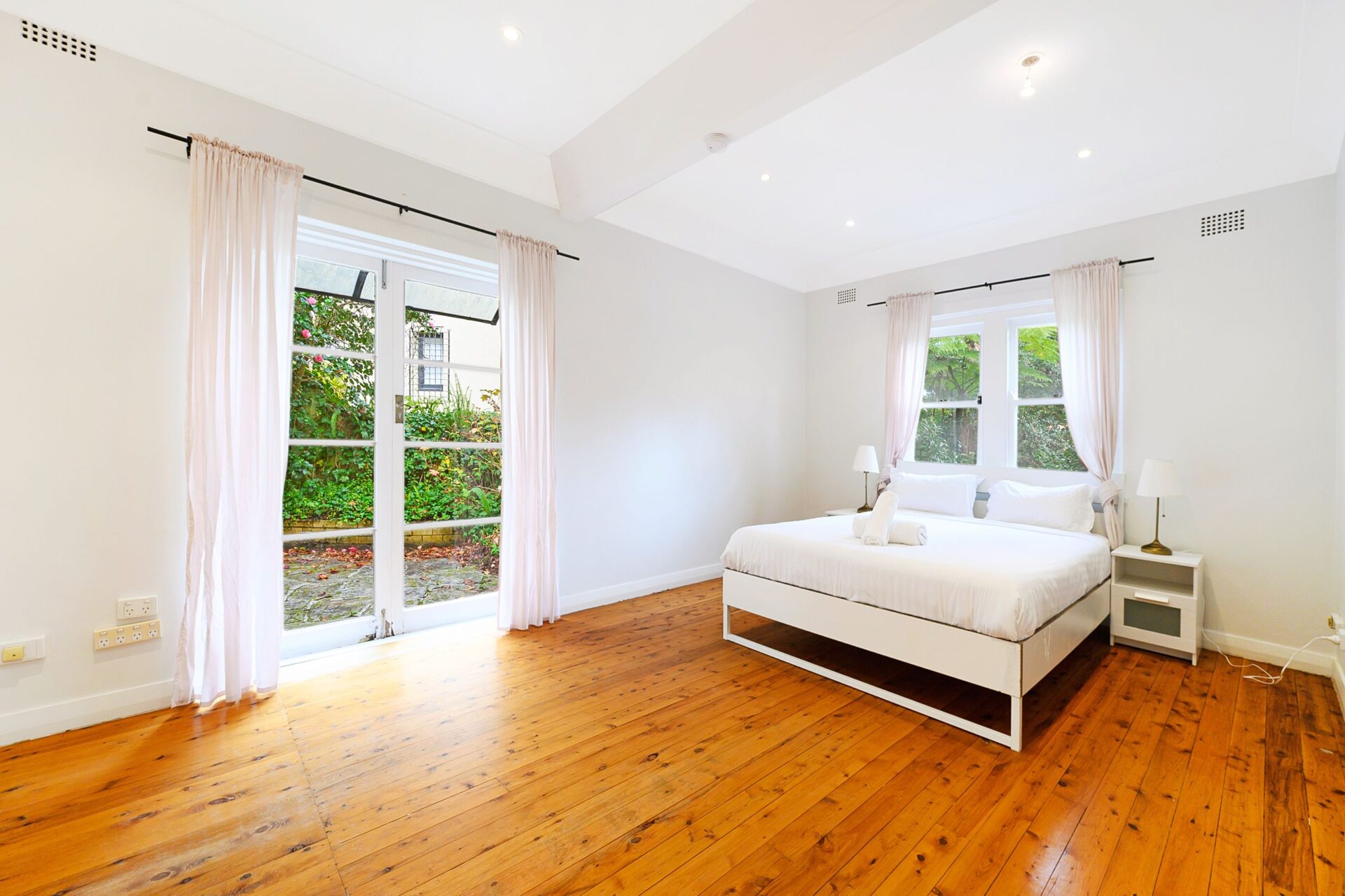 Chatswood 5 Bedroom House Centennial Avenue CW35-Sydney short term rentals