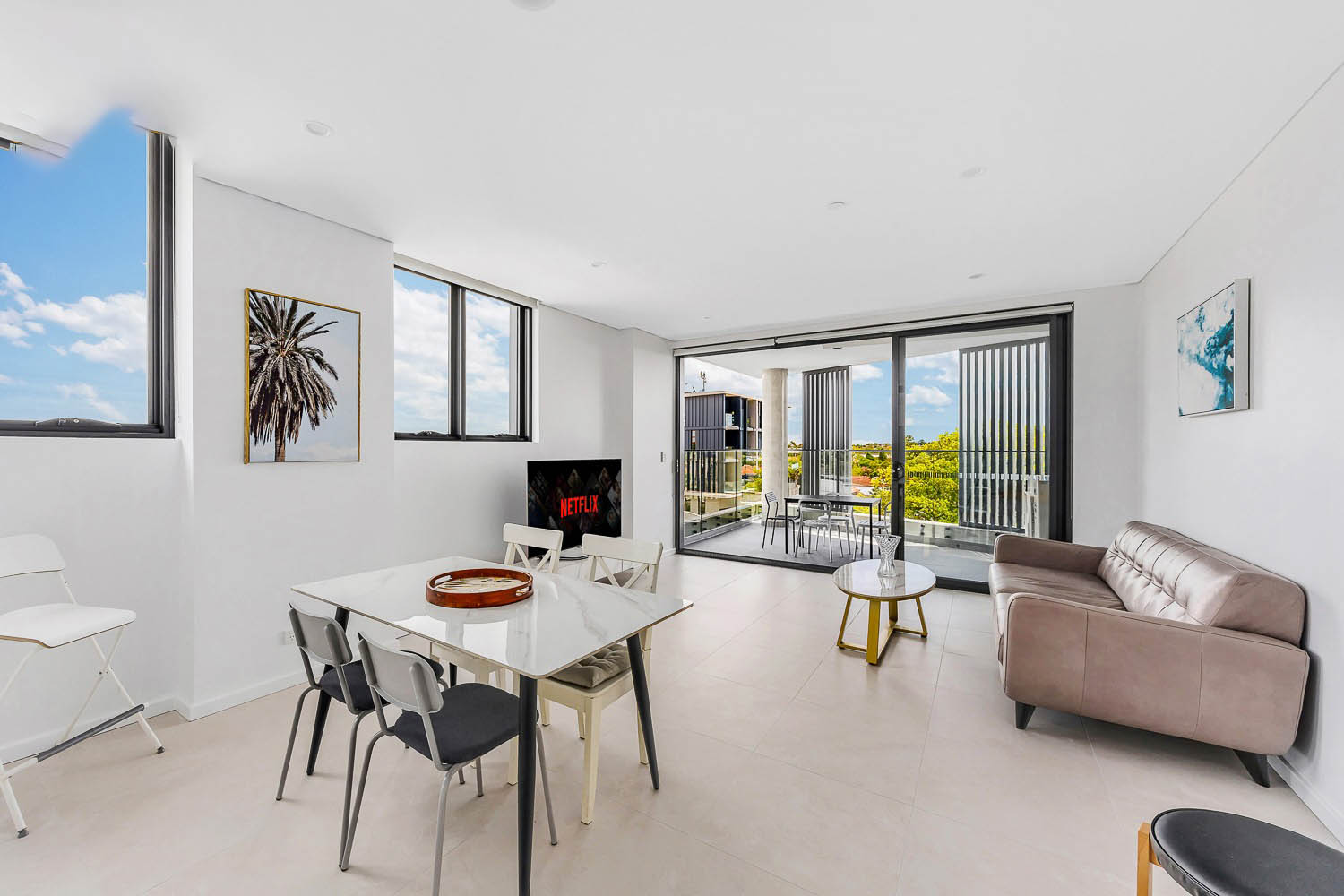 Stanmore 2 Bedroom Salisbury Road STAN2402-Sydney short term rentals