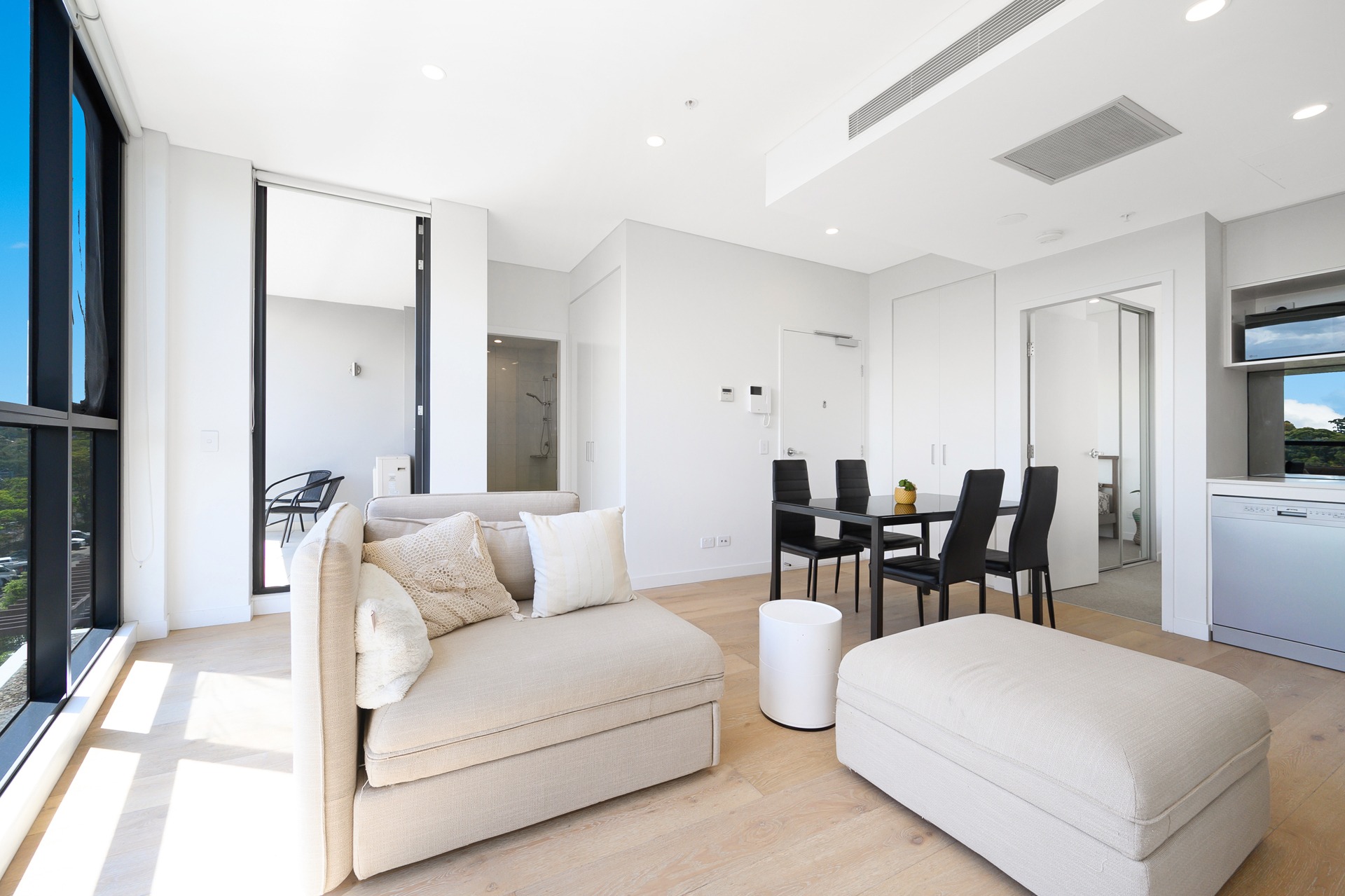 Eastwood 1 Bedroom Rutledge Street EW1201-Sydney short term rentals