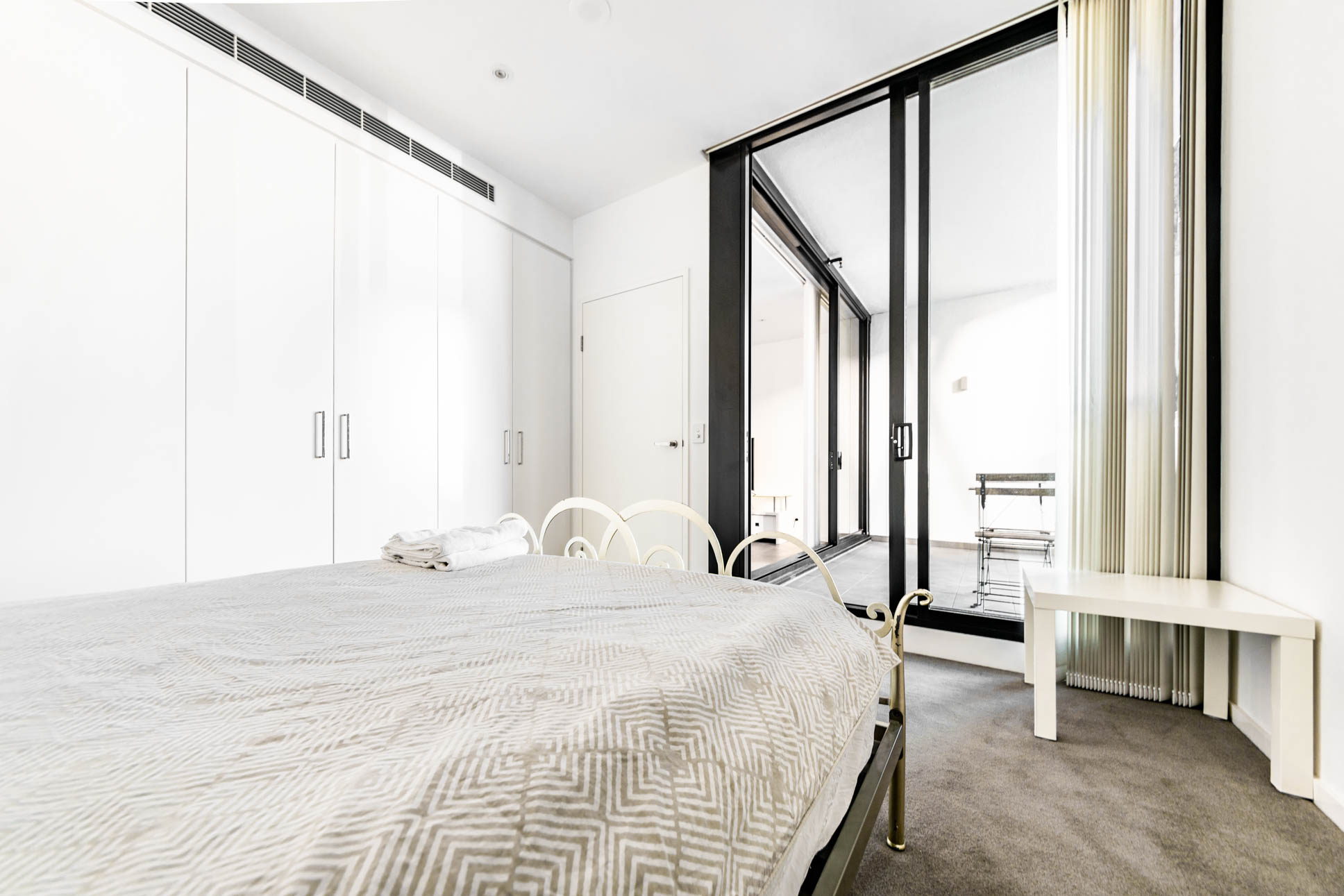 Willoughby 1 Bedroom + Study Penshurst Street WIL3-Sydney short term rentals