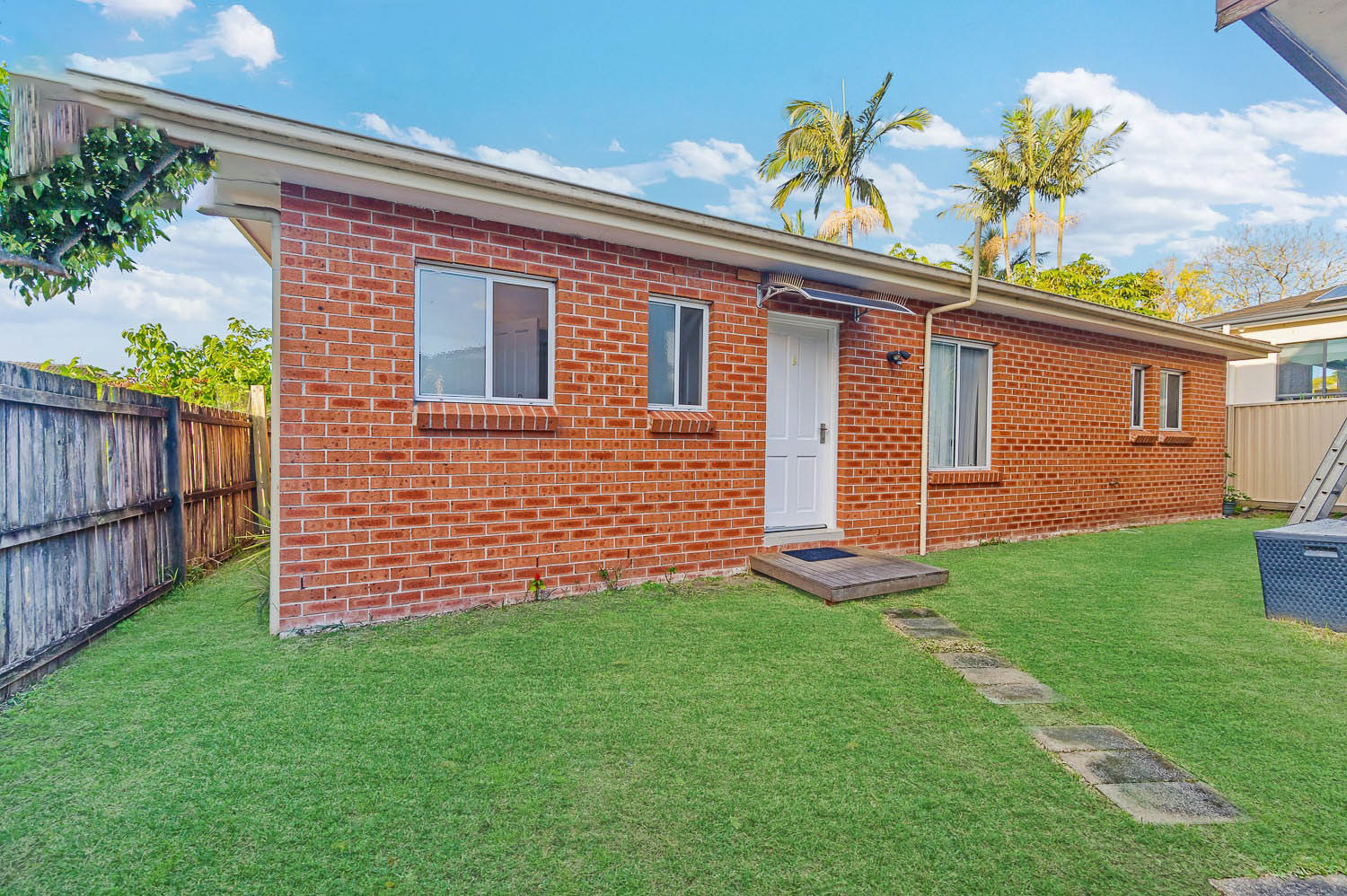 North Ryde 2 Bedroom Granny Flat Coxs Road NR251-Sydney short term rentals