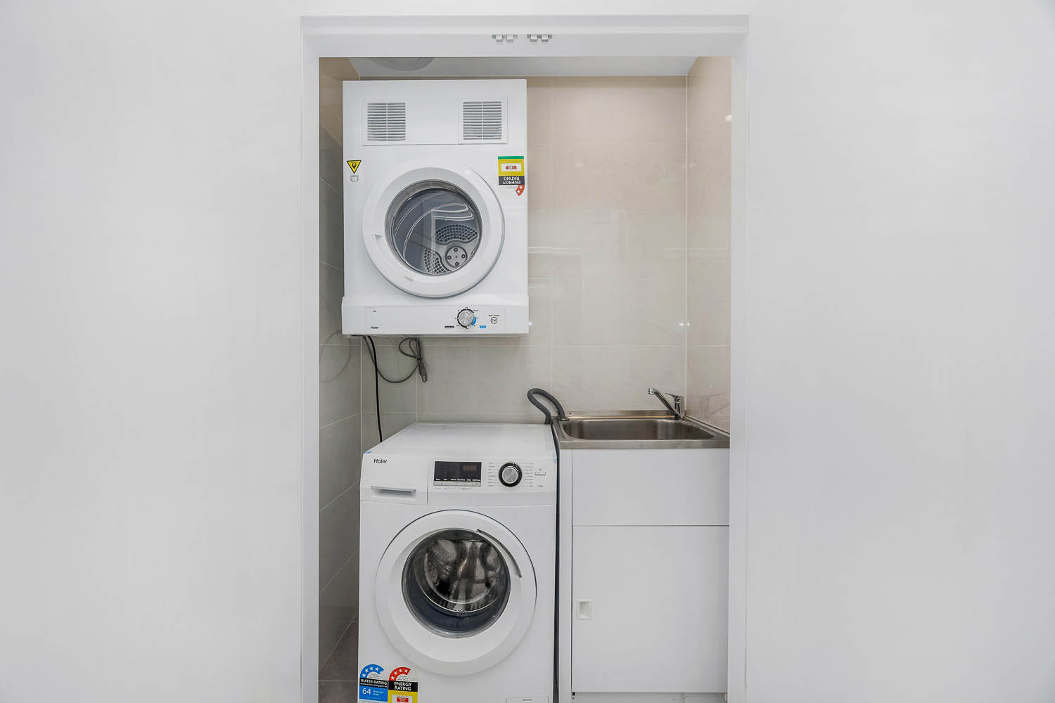 Lewisham 1 Bedroom Old Canterbury Road LEW1106-Sydney short term rentals