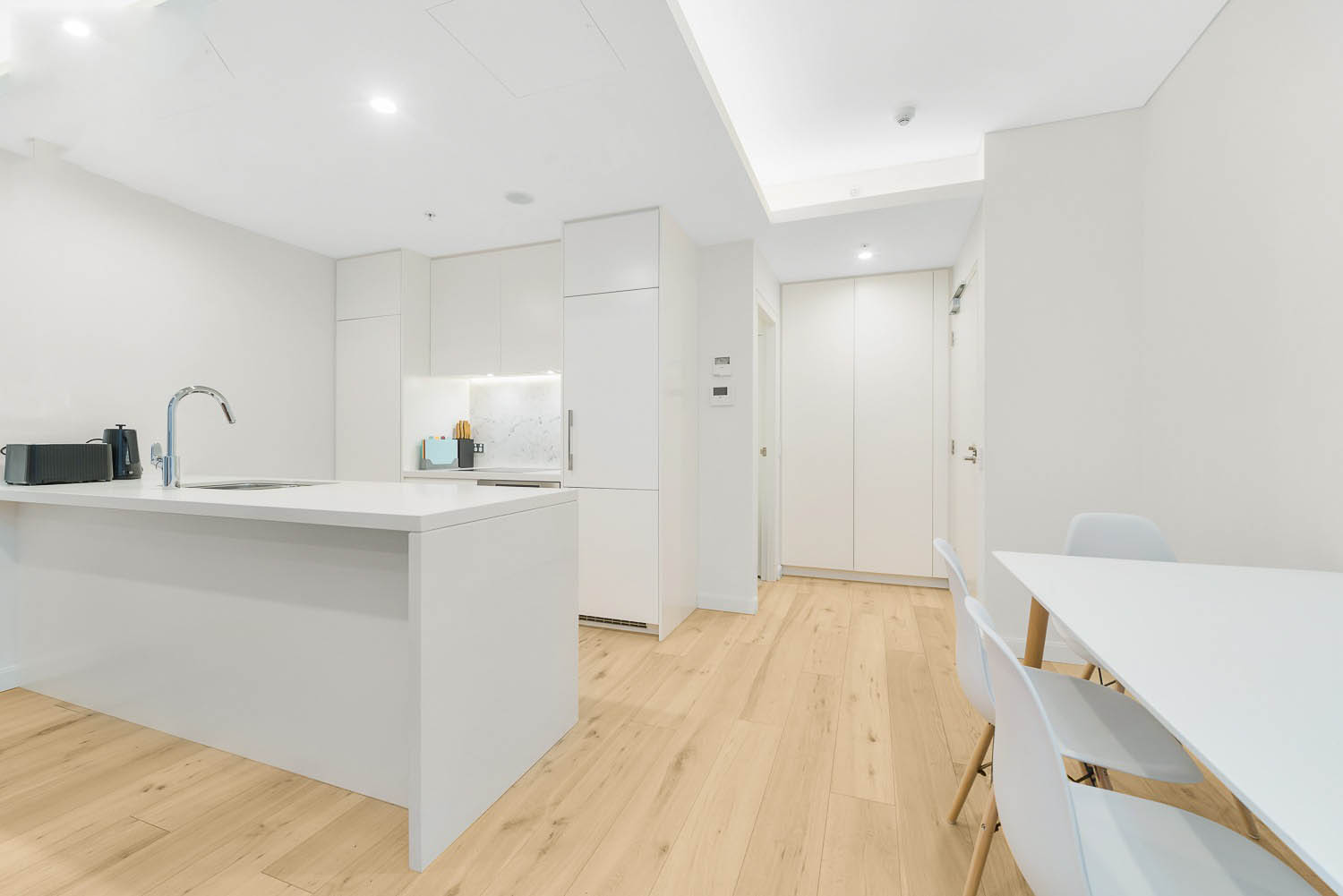 McMahons Point 1 Bedroom Blues Point Road MP191-Sydney short term rentals
