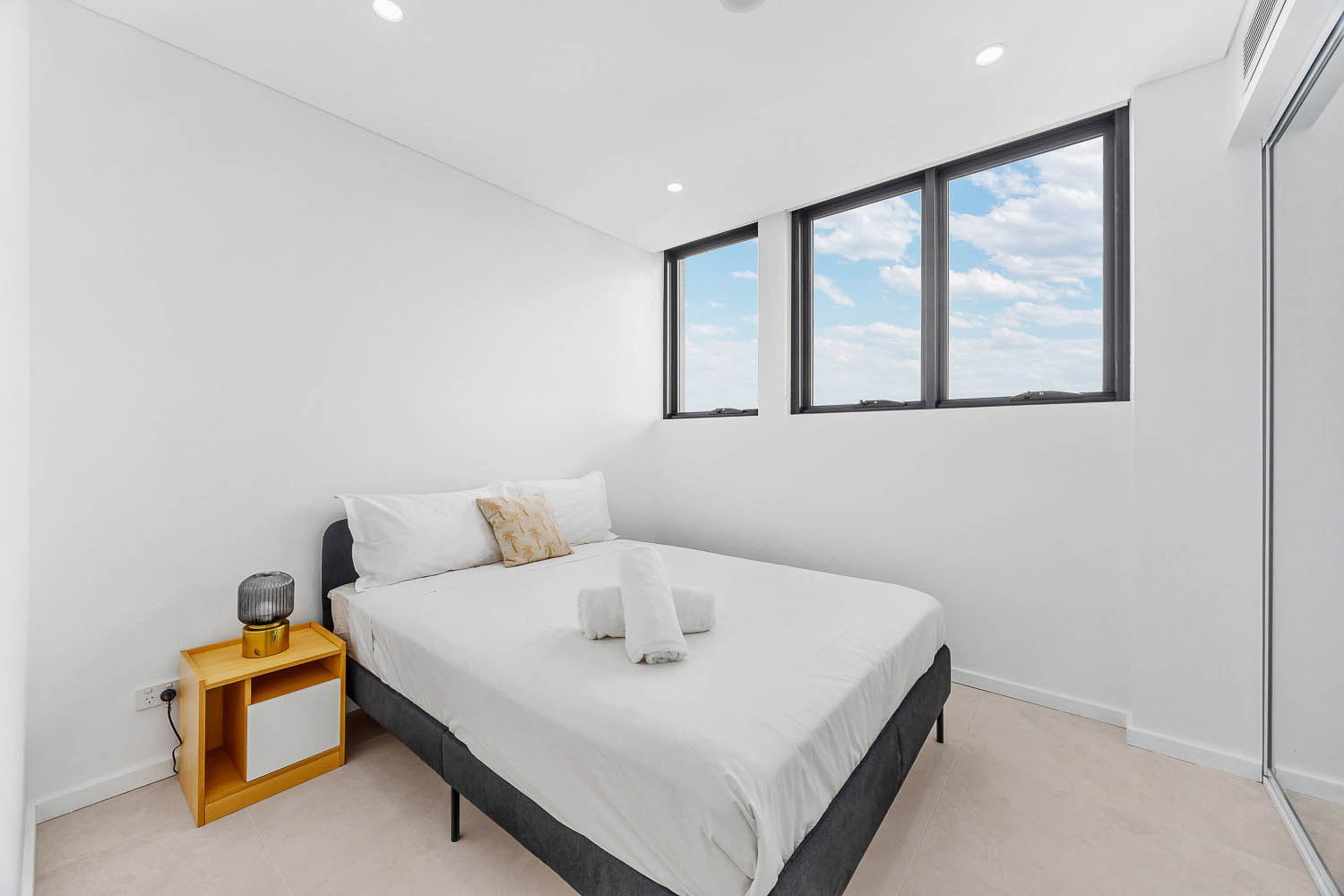 Stanmore 2 Bedroom Salisbury Road STAN2402-Sydney short term rentals