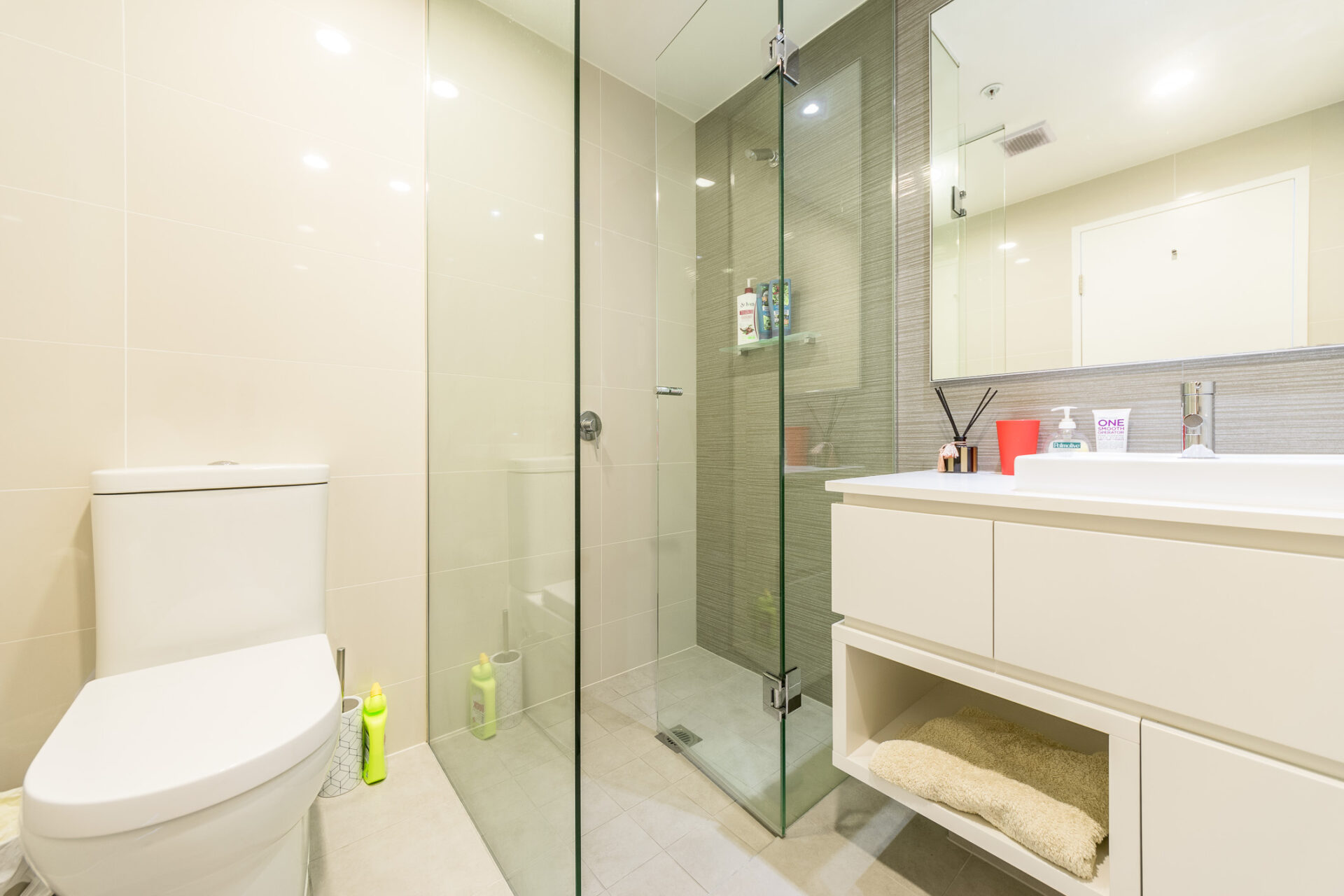 Artarmon 2 Bedroom Hampden Road ART51-Sydney short term rentals