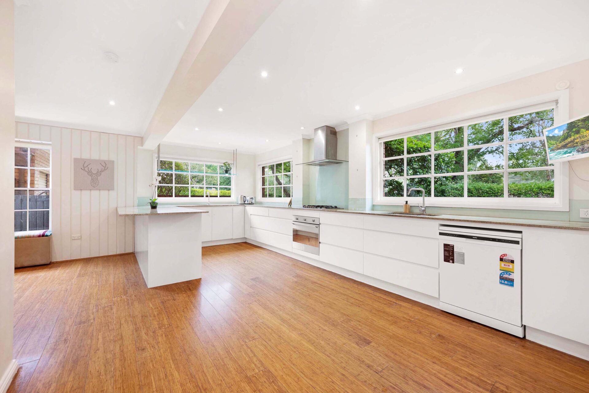 Turramurra 6 Bedroom House Eastern Road TUR22-Sydney short term rentals
