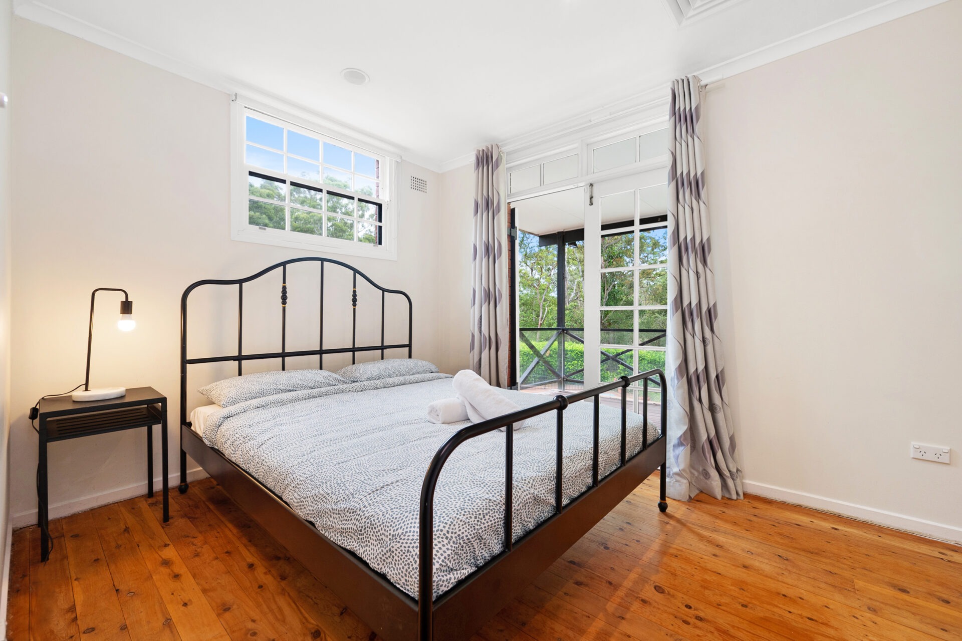 Turramurra 6 Bedroom House Eastern Road TUR22-Sydney short term rentals
