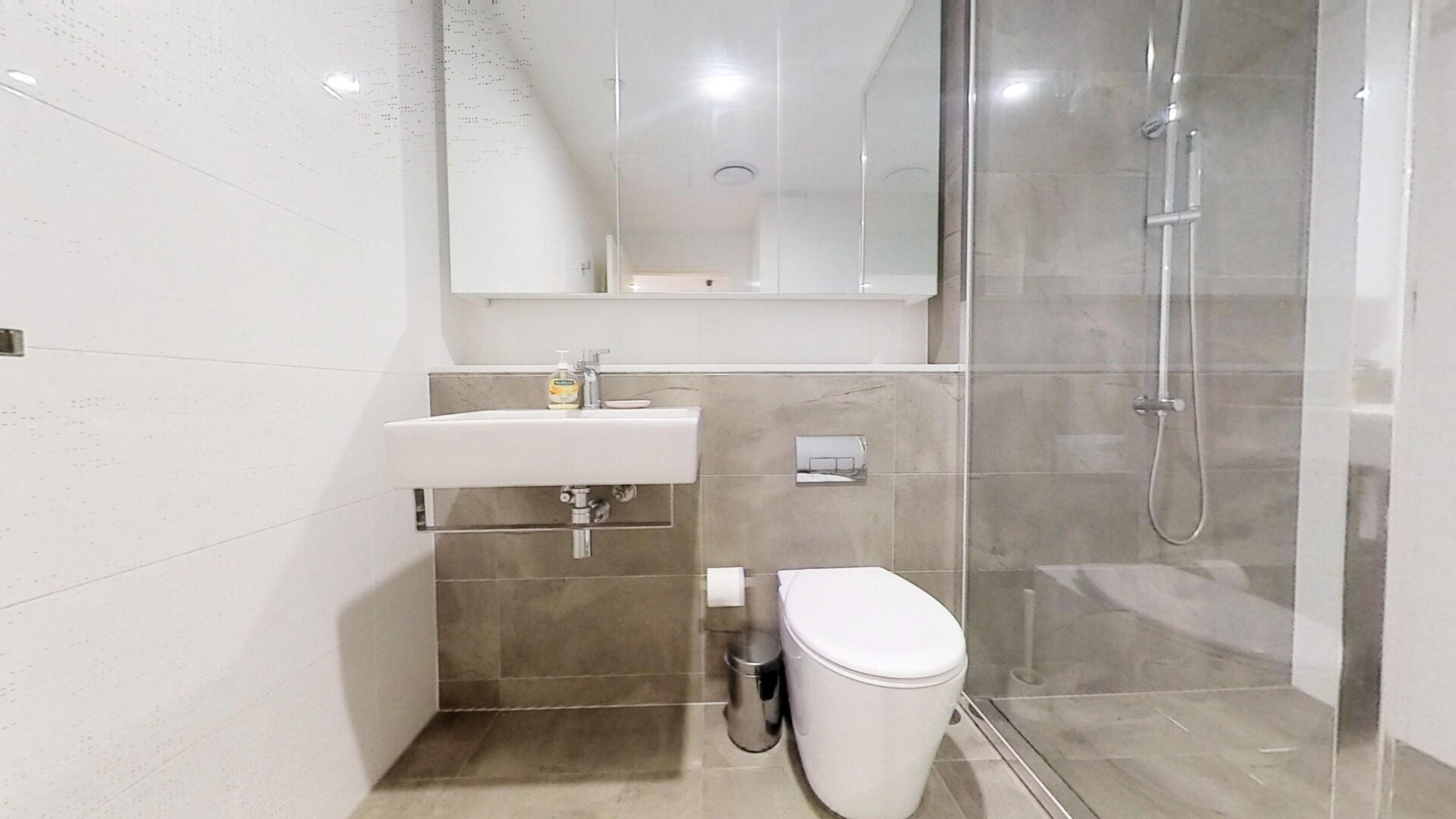 Greenwich 1 Bedroom Greenwich Road GRE1-Sydney short term rentals