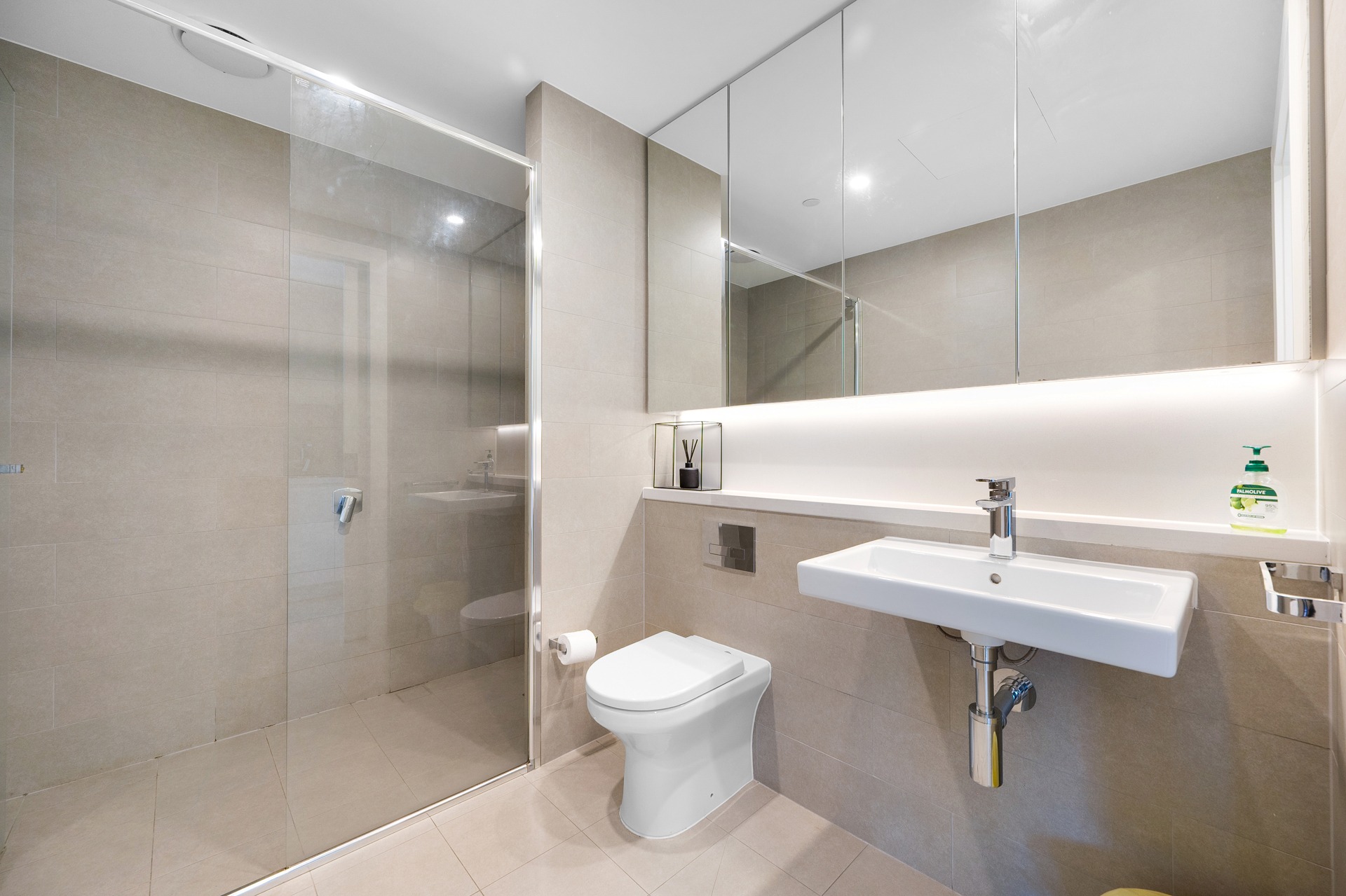 Pyrmont 1 Bedroom Harris Street PYR149-Sydney short term rentals