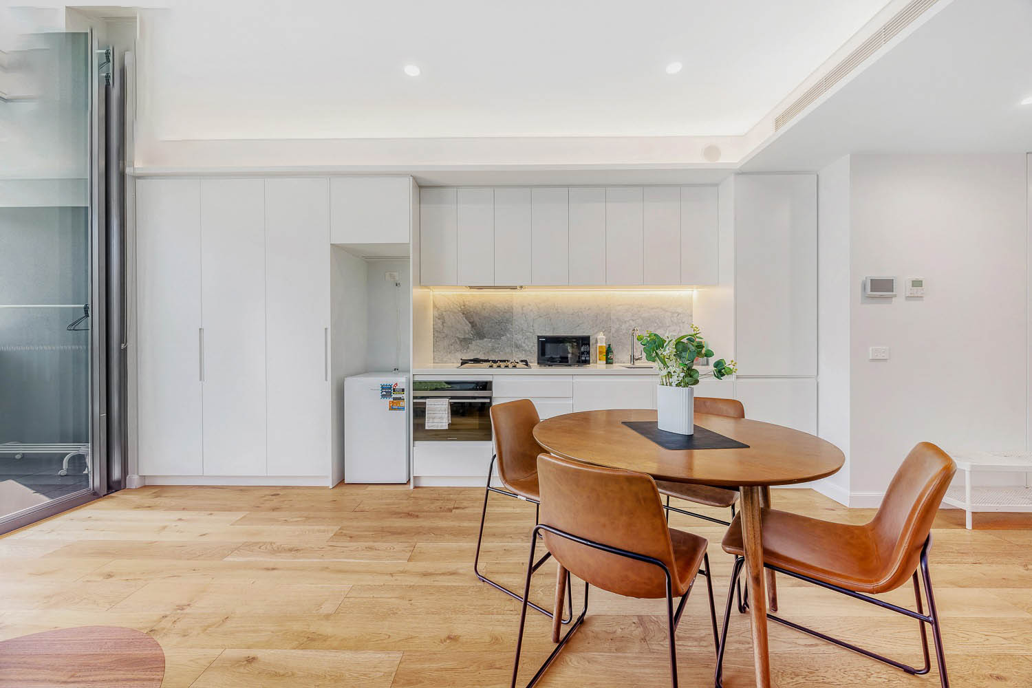 St Leonards Studio Albany Street STL0203-Sydney short term rentals