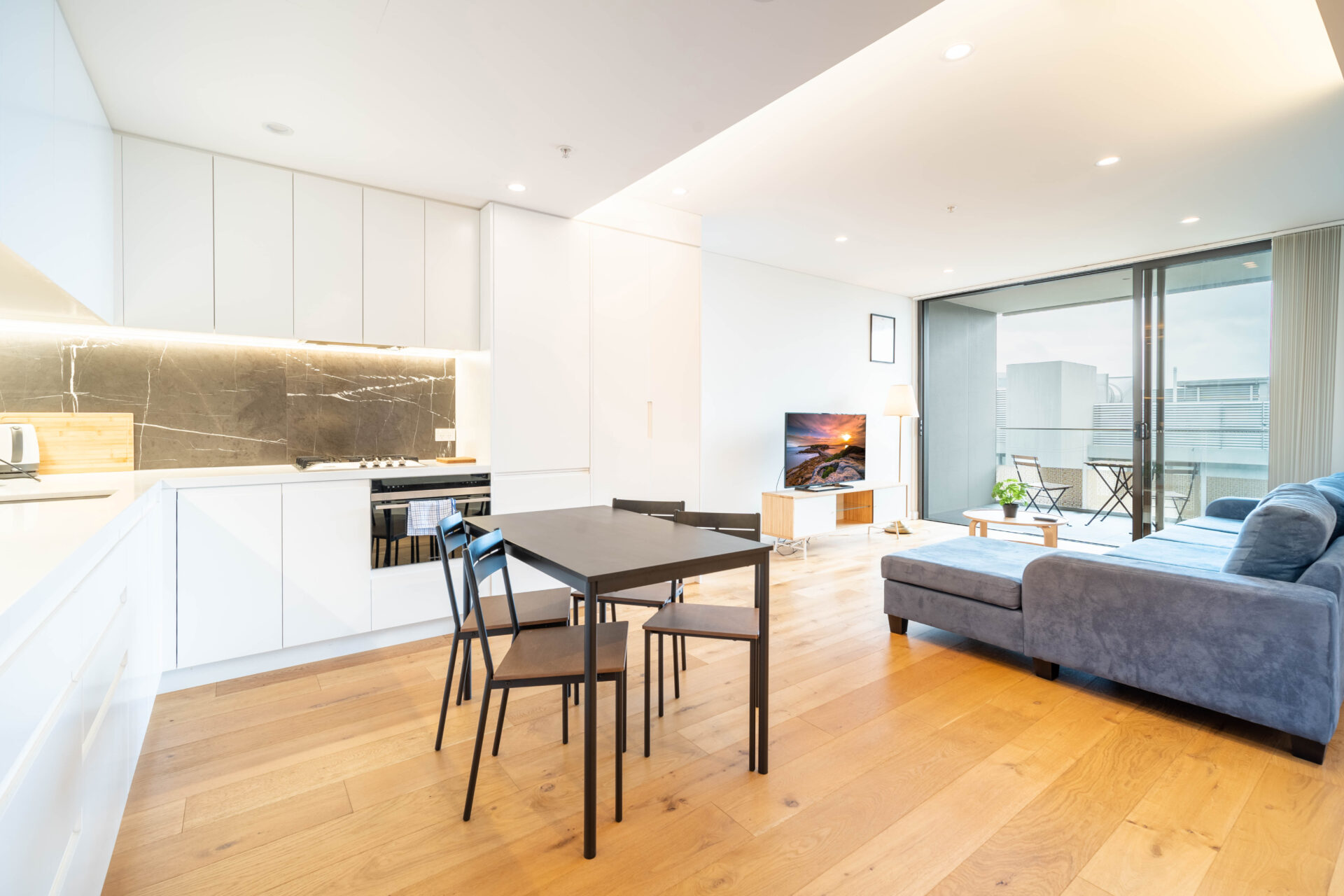 McMahons Point 1 Bedroom Blues Point Road MP165 -Sydney short term rentals