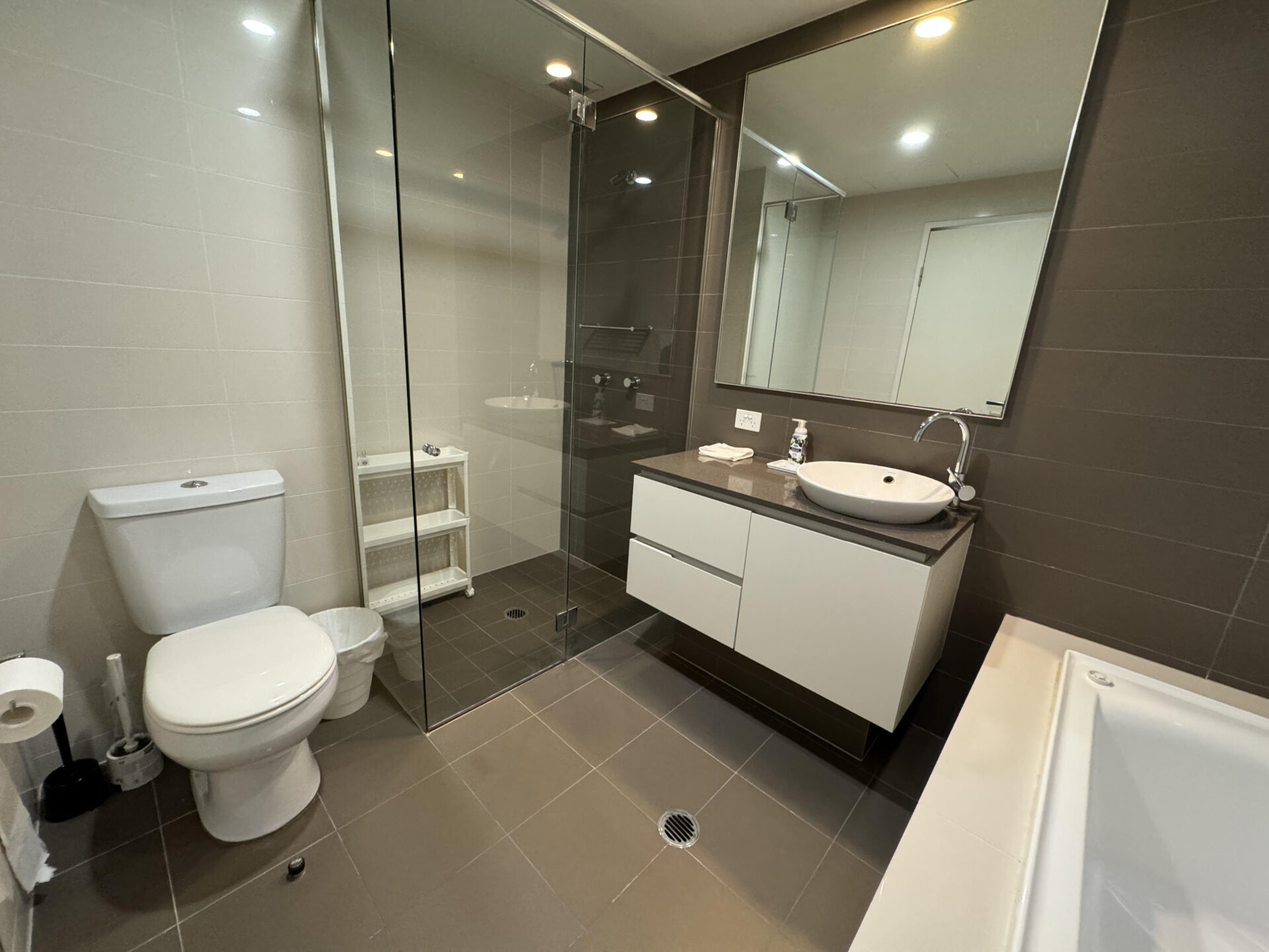Concord 2 Bedroom Majors Bay Drive CON241-Sydney short term rentals