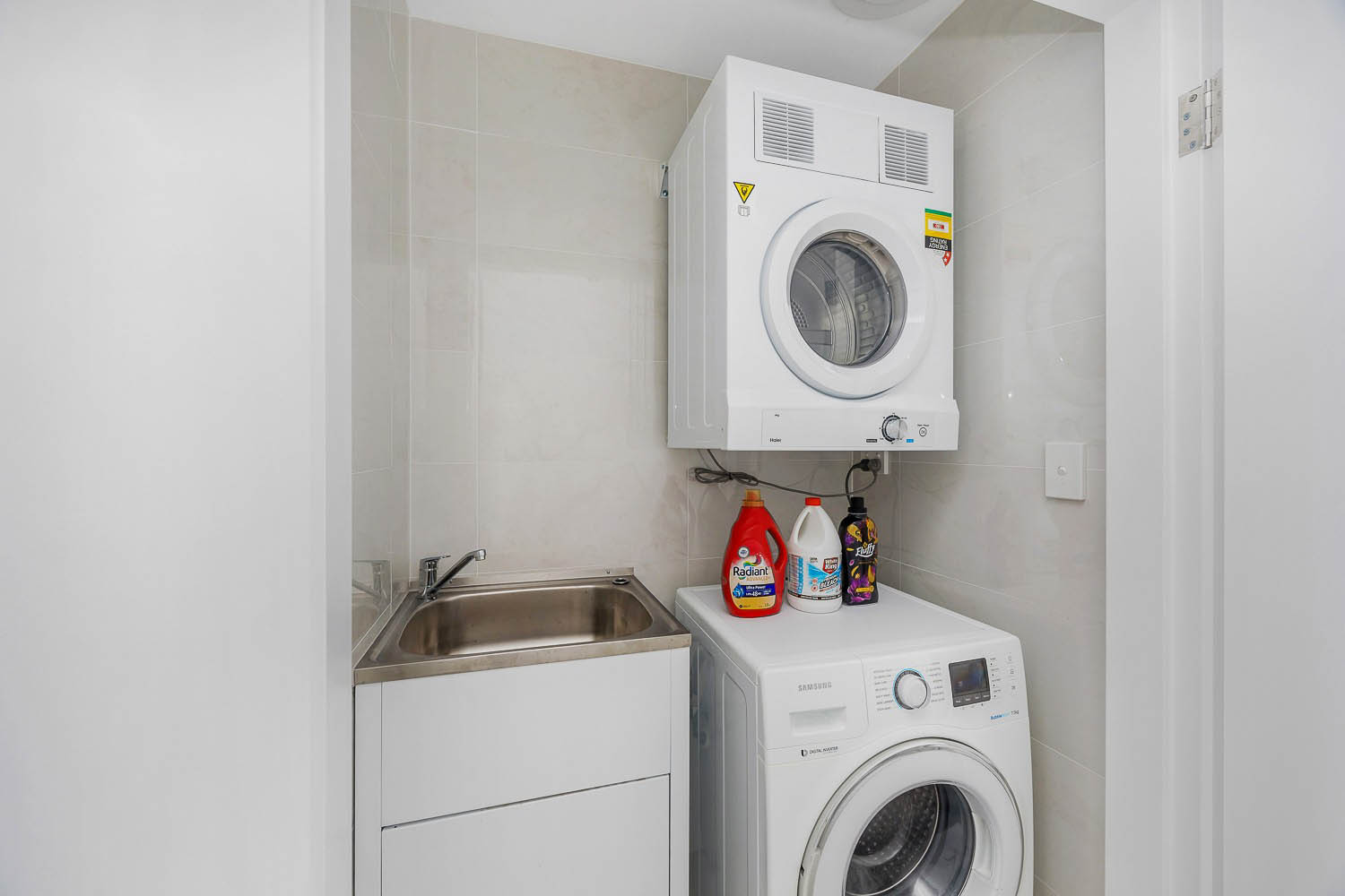 Stanmore 2 Bedroom Salisbury Road STAN2402-Sydney short term rentals