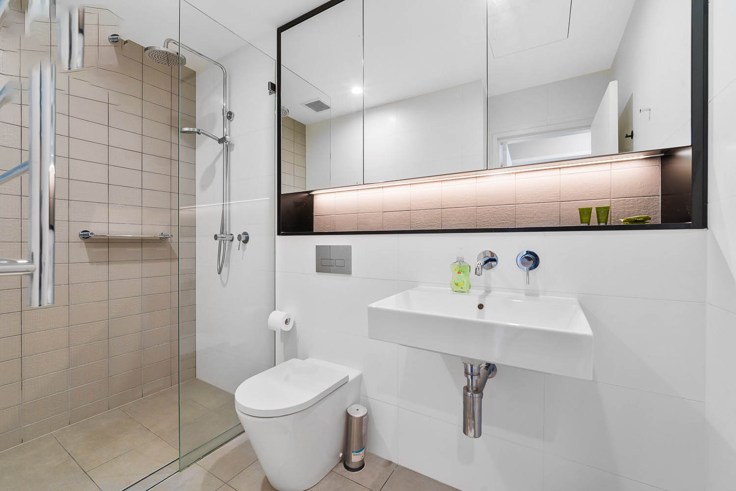 Forest Lodge 2 Bedroom Ross Street FL253-Sydney short term rentals