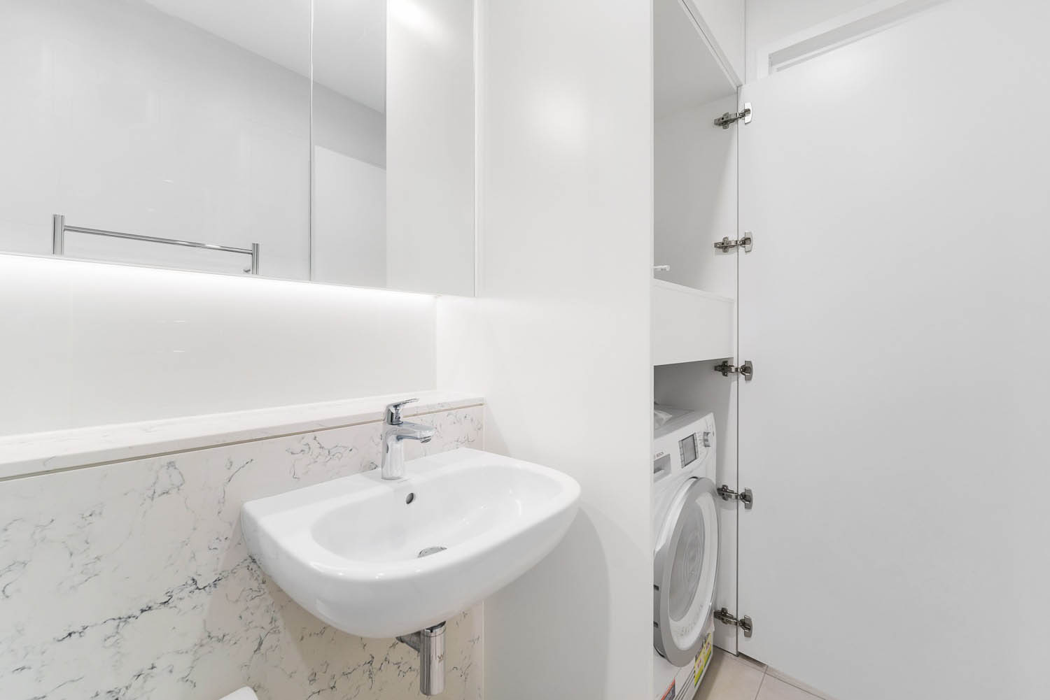 McMahons Point 1 Bedroom Blues Point Road MP191-Sydney short term rentals