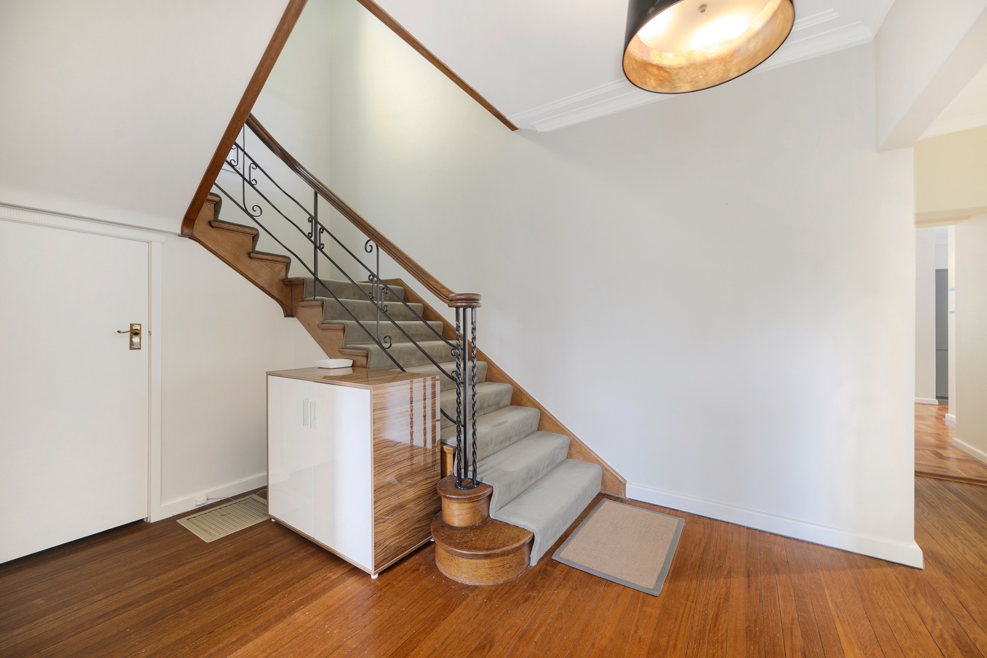 Roseville 5 Bedroom House Allison Avenue ROS53-Sydney short term rentals
