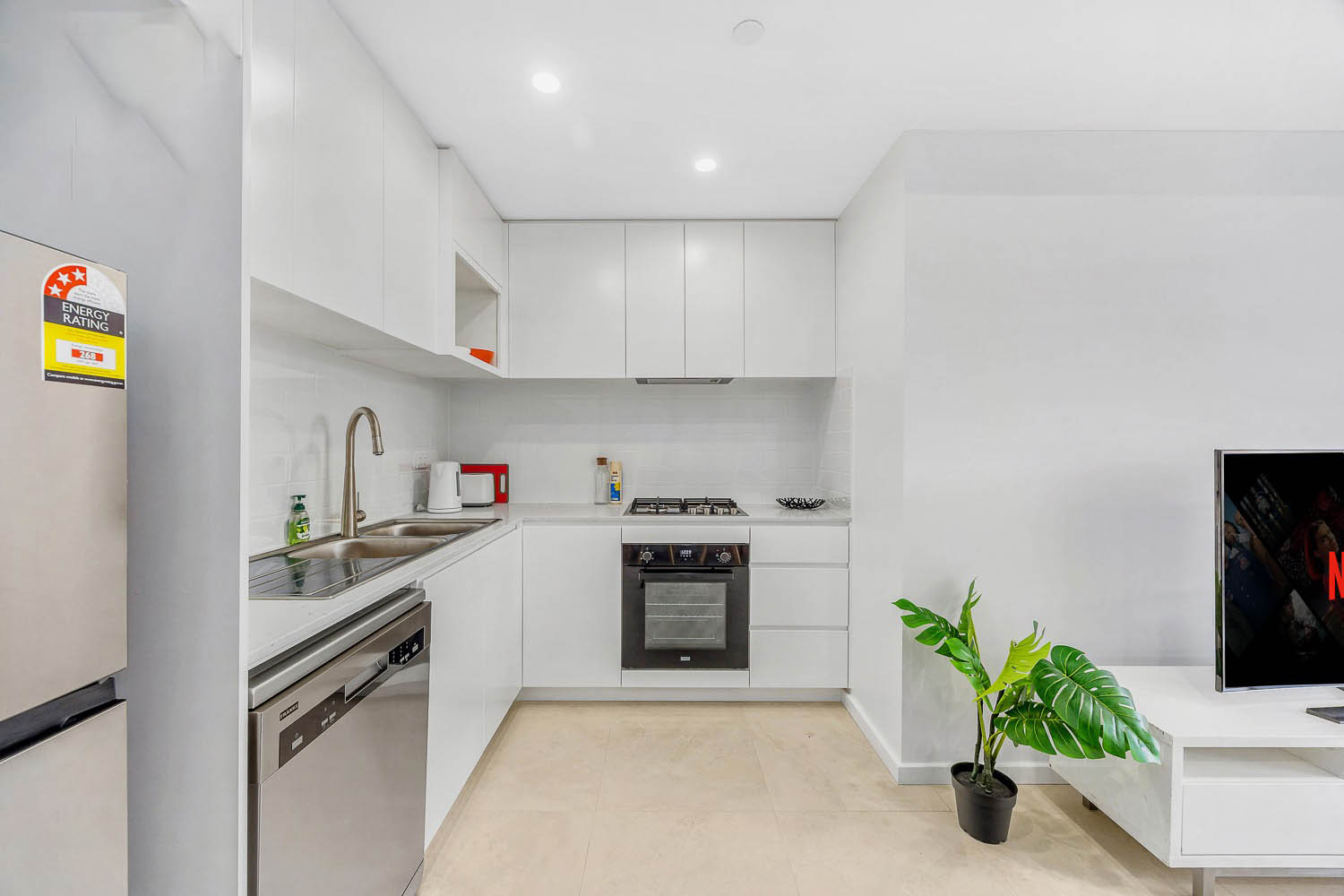 Lewisham 1 Bedroom Old Canterbury Road LEW1106-Sydney short term rentals
