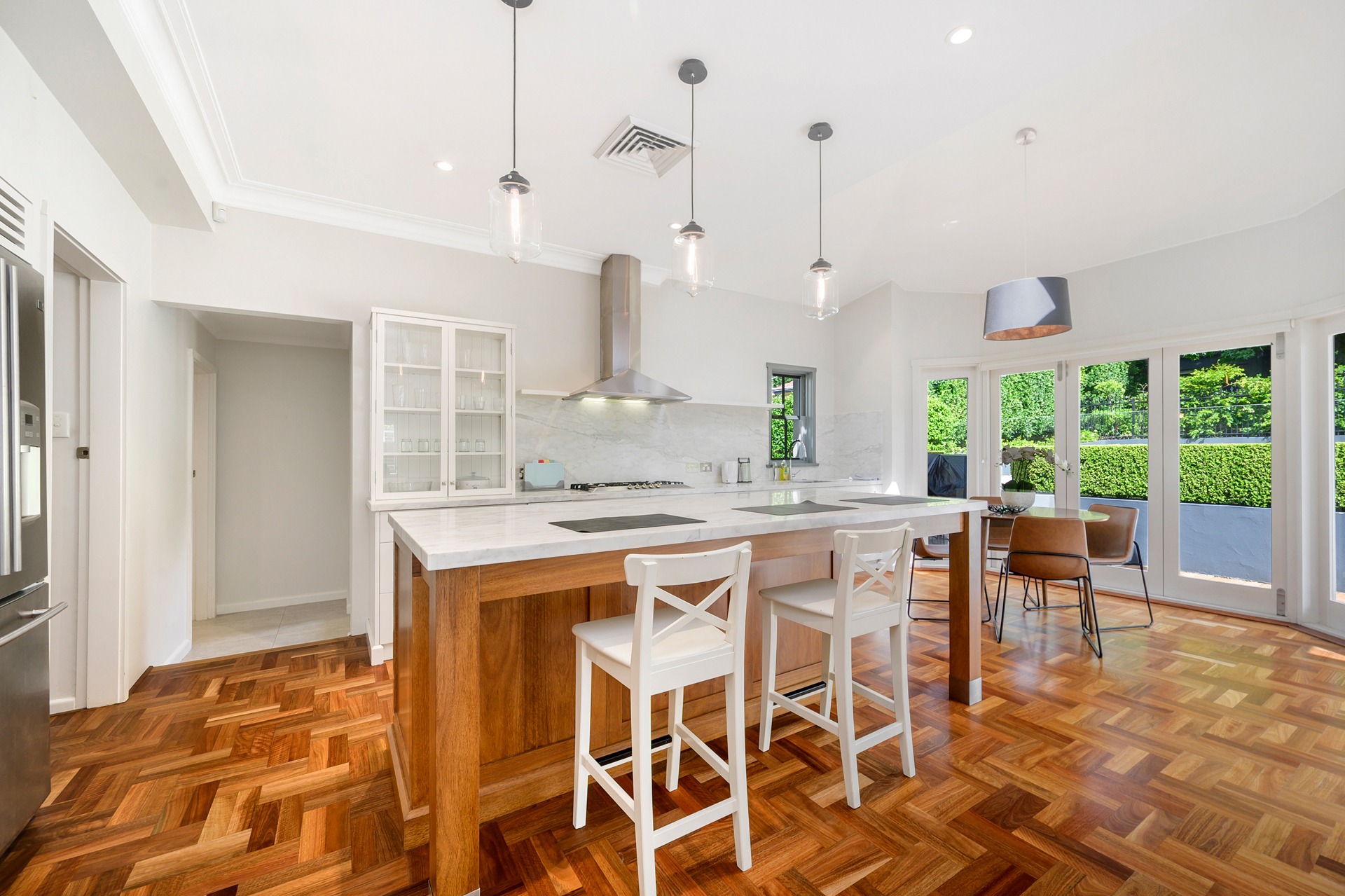 Roseville 5 Bedroom House Allison Avenue ROS53-Sydney short term rentals