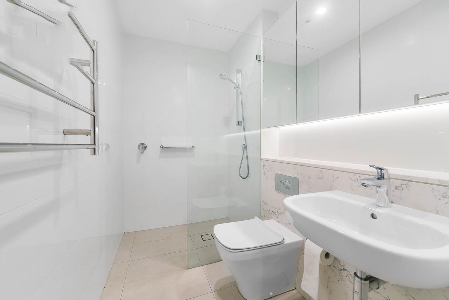 McMahons Point 1 Bedroom Blues Point Road MP191-Sydney short term rentals