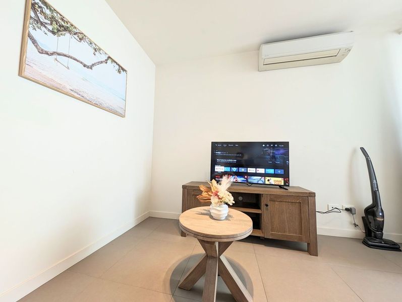 Concord 2 Bedroom Brewer Street CON215-Sydney short term rentals
