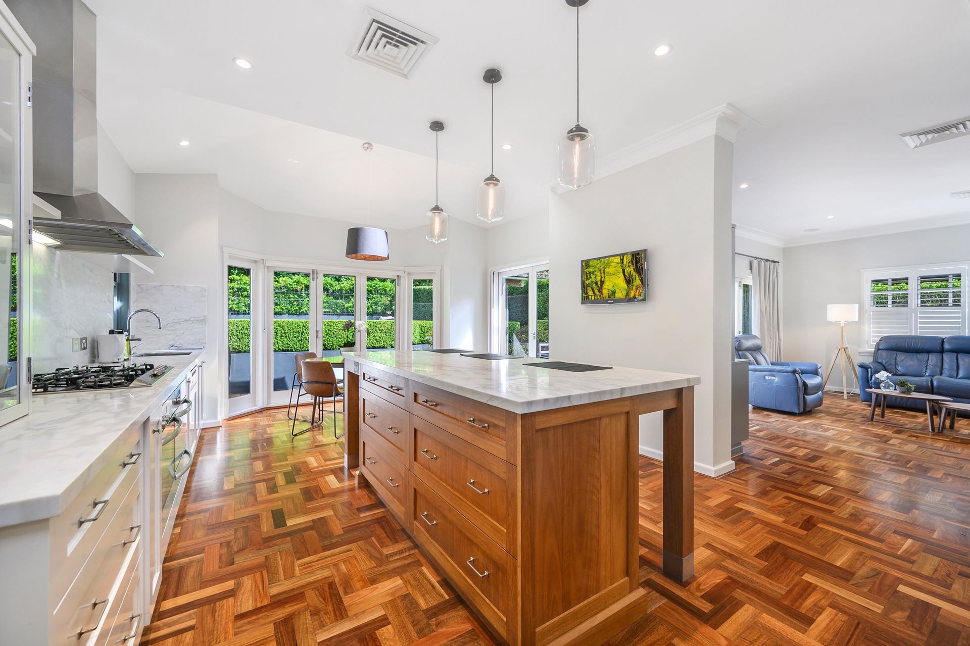 Roseville 5 Bedroom House Allison Avenue ROS53-Sydney short term rentals