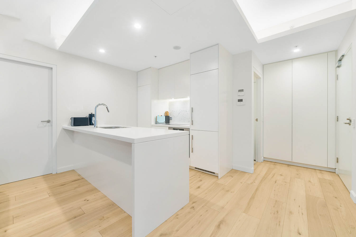 McMahons Point 1 Bedroom Blues Point Road MP191-Sydney short term rentals
