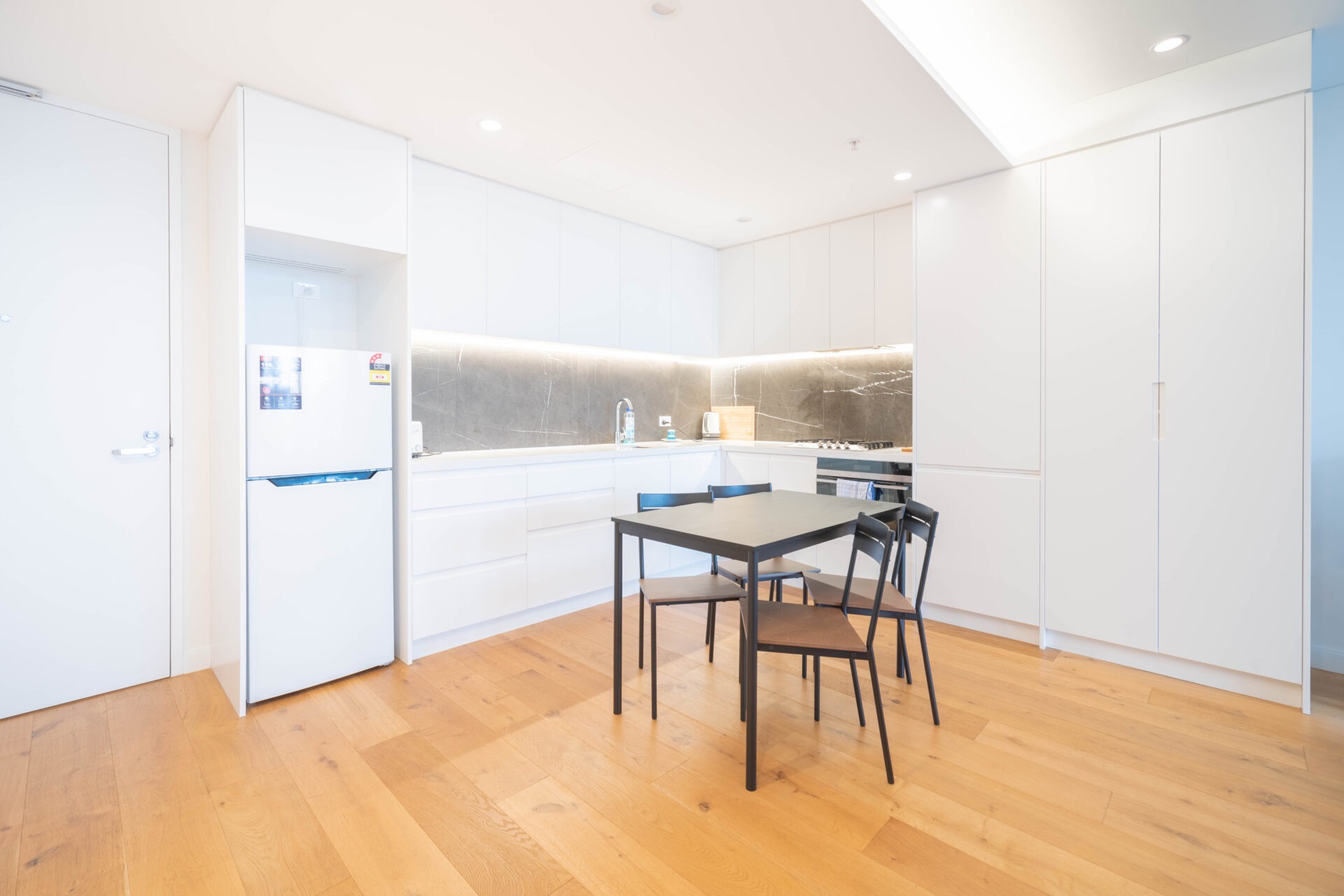 McMahons Point 1 Bedroom Blues Point Road MP165 -Sydney short term rentals