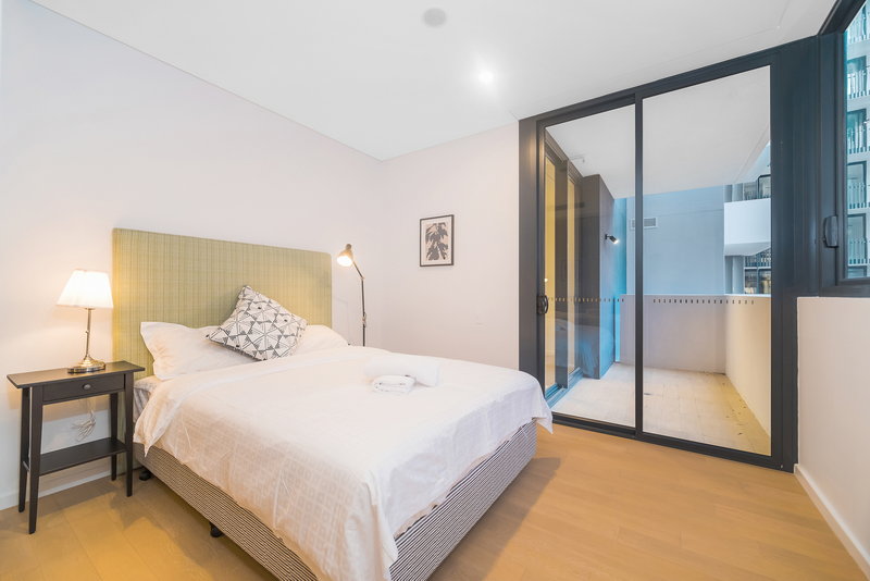 Waterloo 3 Bedroom McEvoy Street WAT309-Sydney short term rentals