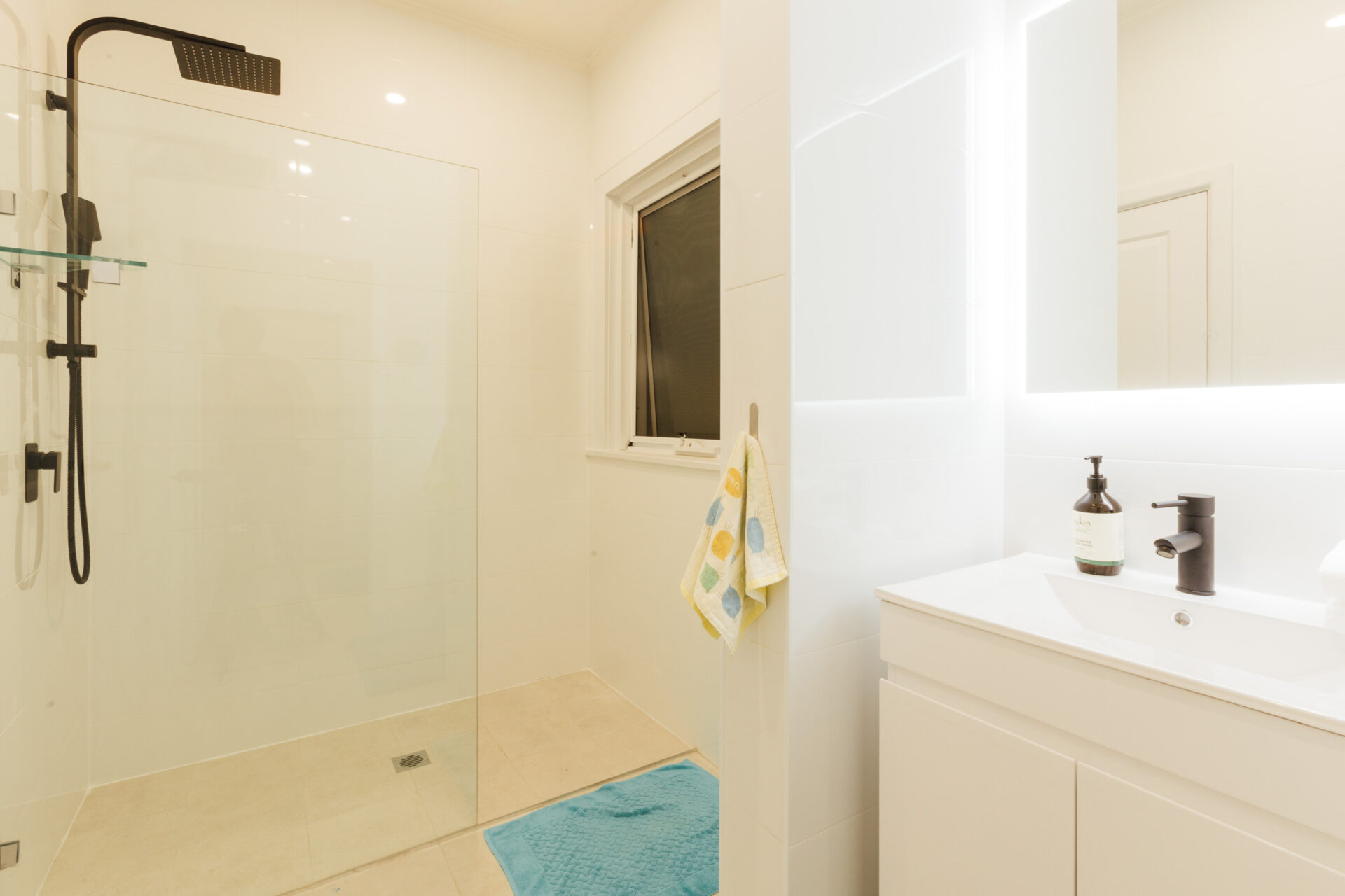 Bronte 4 Bedroom House Hewlett Street BRO3-Sydney short term rentals