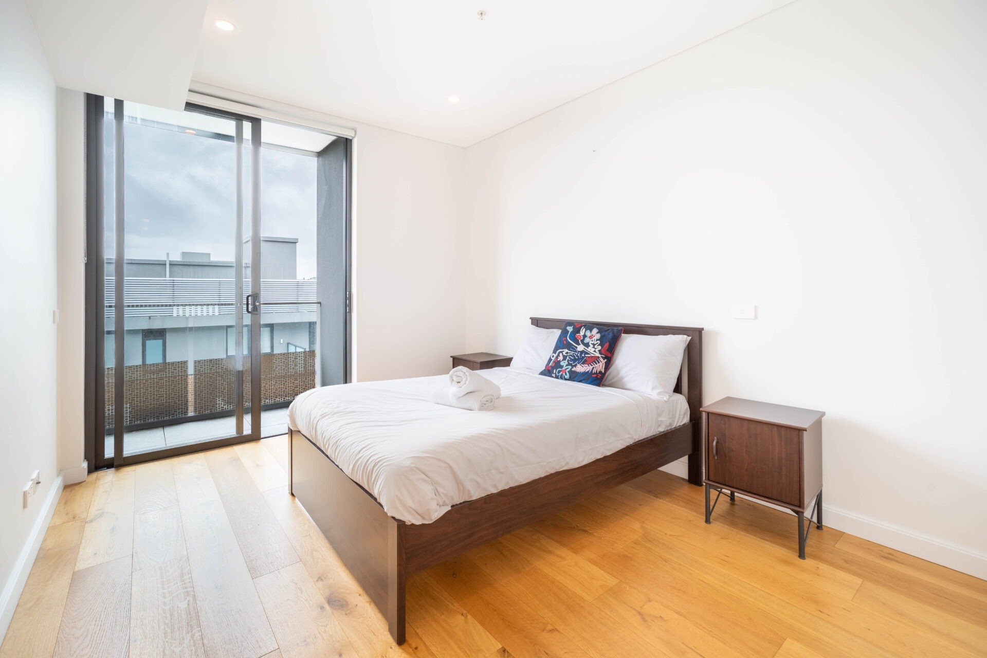 McMahons Point 1 Bedroom Blues Point Road MP165 -Sydney short term rentals