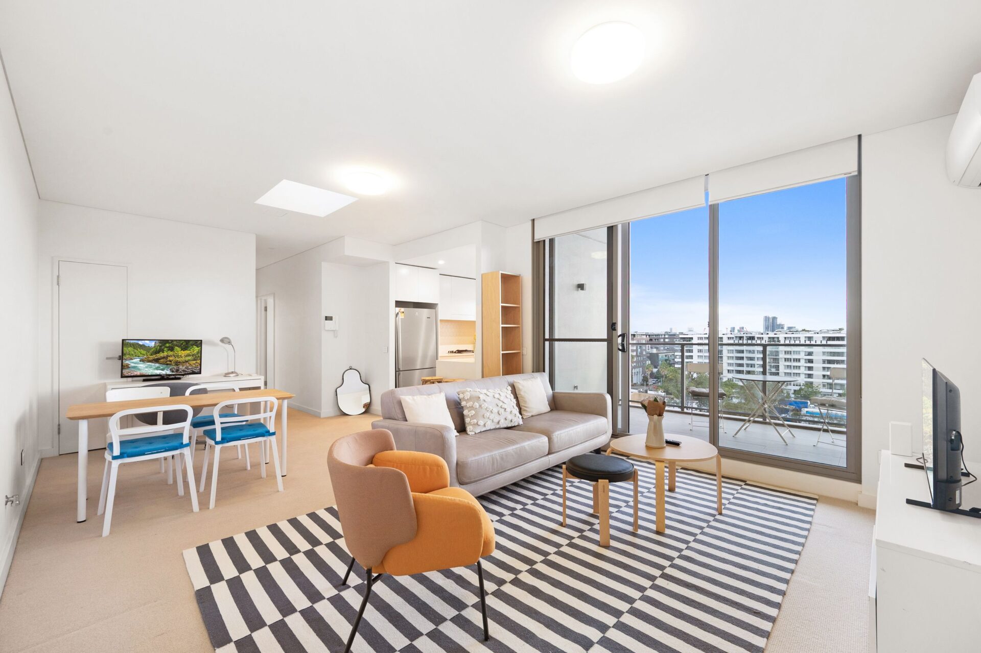 Putney 2 Bed Morrison Road PT283-Sydney short term rentals