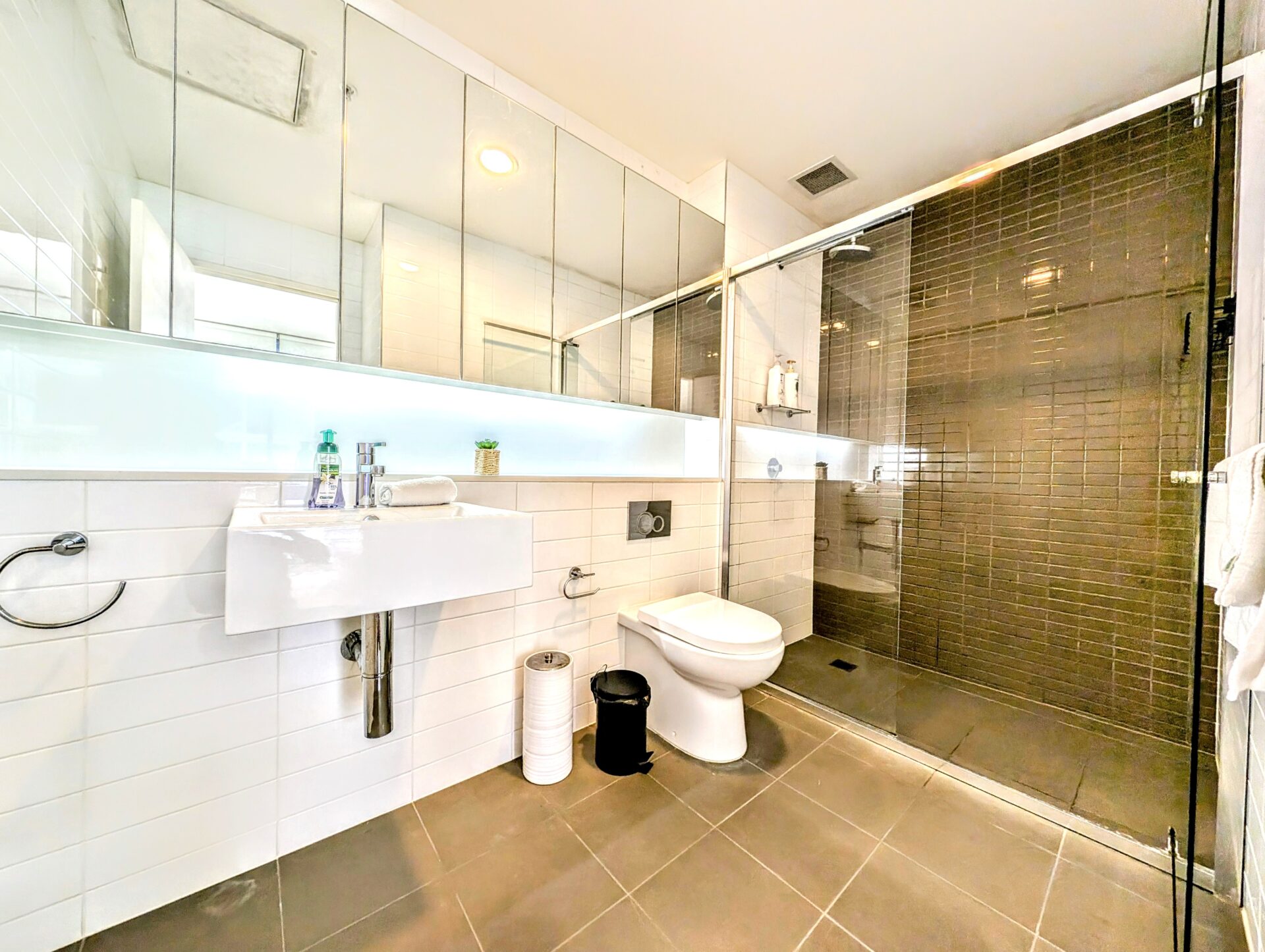 St Leonards 3 Bedroom Herbert Street SL3707-Sydney short term rentals