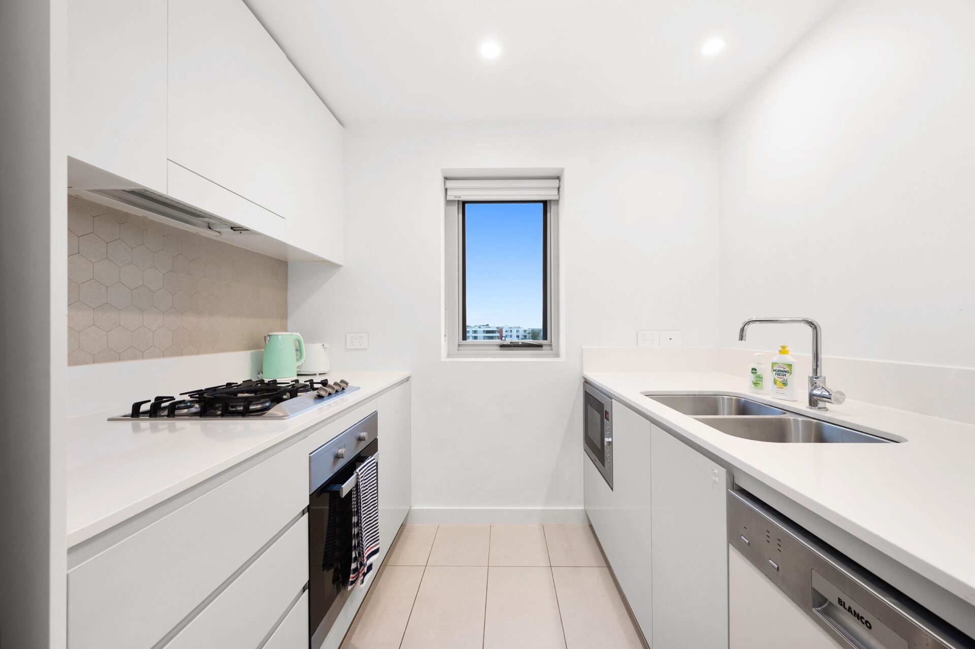 Putney 2 Bed Morrison Road PT283-Sydney short term rentals