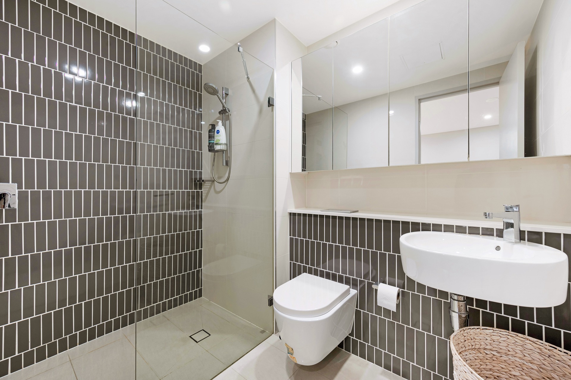 Botany 2 Bedroom Pemberton Street BOT2228-Sydney short term rentals