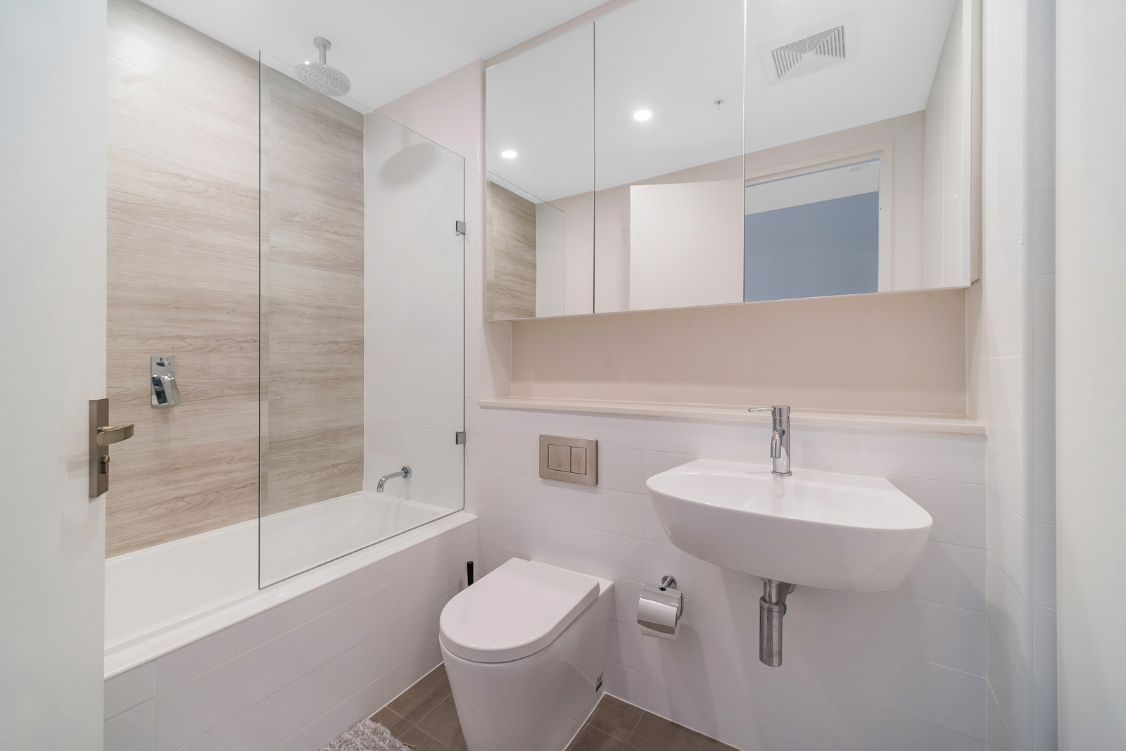 Waterloo 2 Bedroom Lachlan Street WAT602-Sydney short term rentals