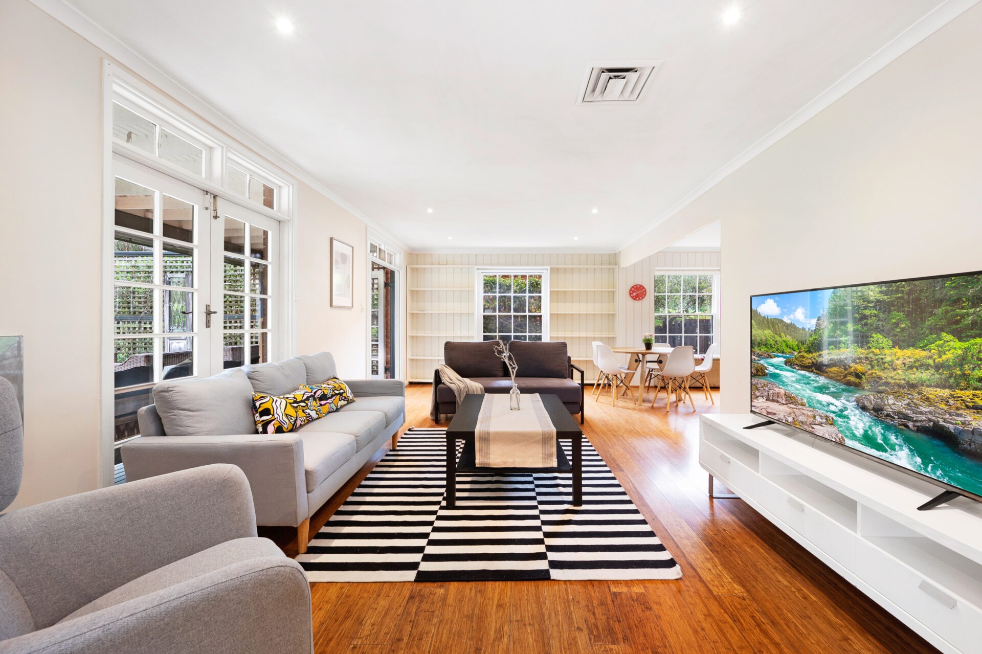 Turramurra 6 Bedroom House Eastern Road TUR22-Sydney short term rentals