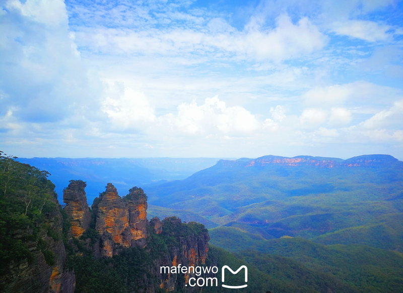 Blue Mountains-Luna Sterling