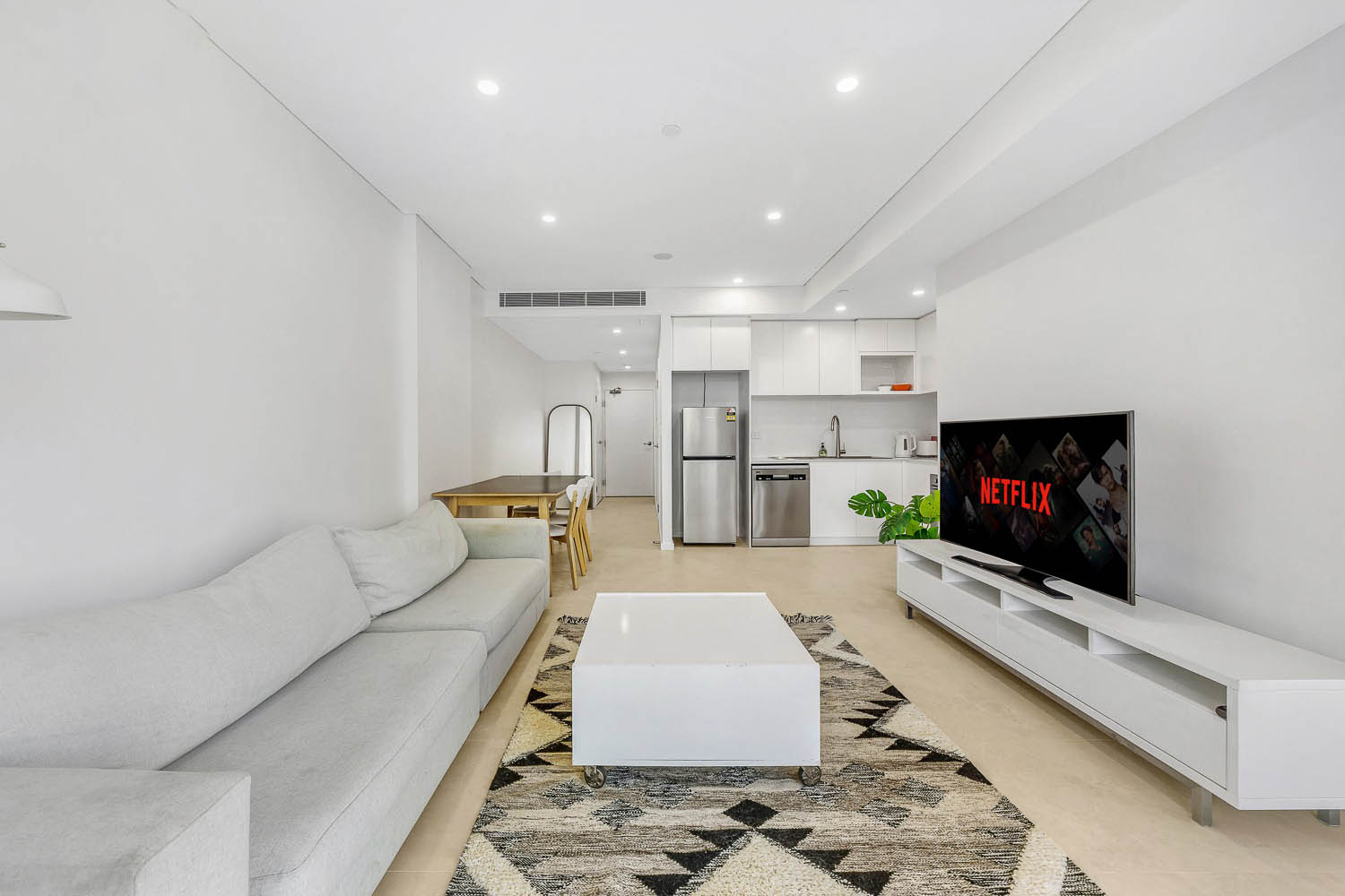 Lewisham 1 Bedroom Old Canterbury Road LEW1106-Sydney short term rentals