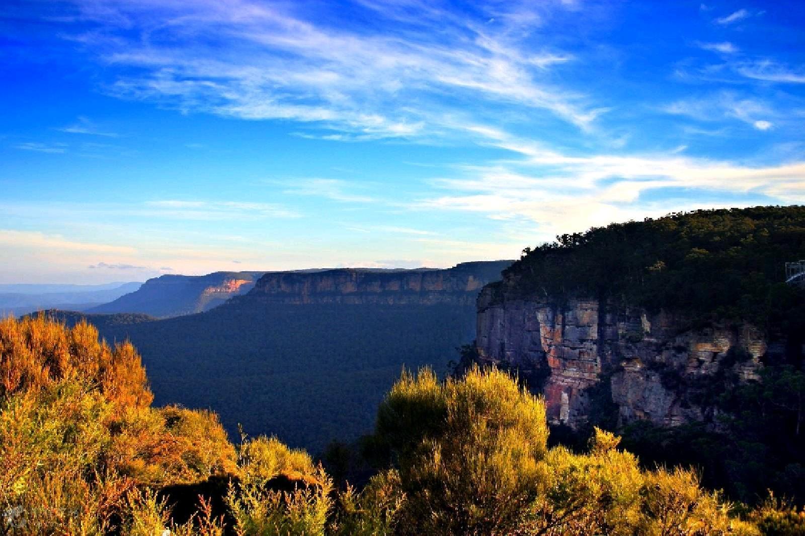 Blue Mountains-Daniel White