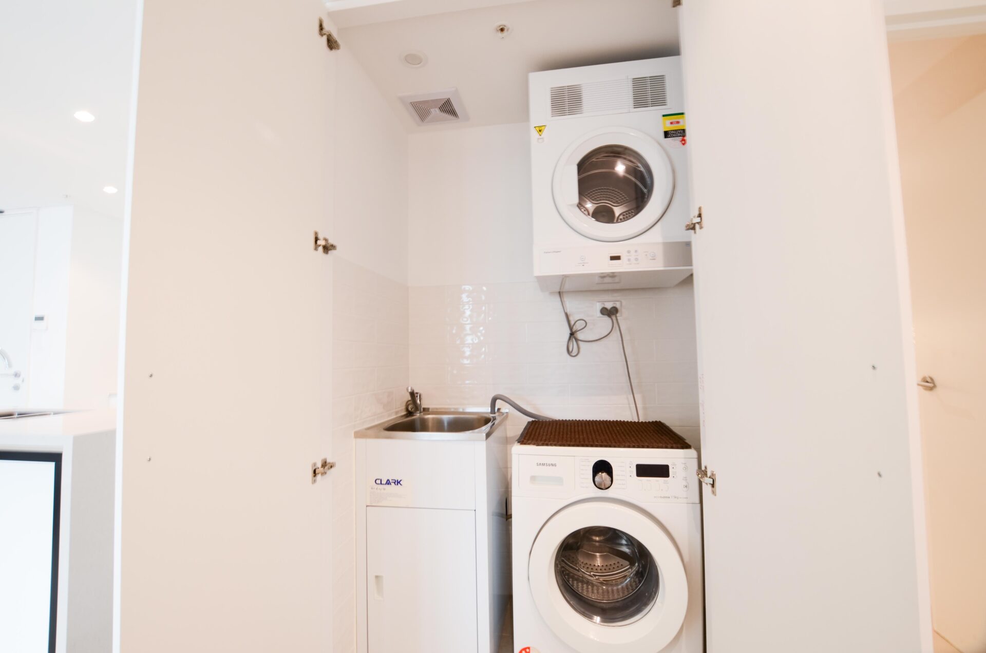 Mortlake 2 Bedroom Tennyson Road ML6-Sydney short term rentals